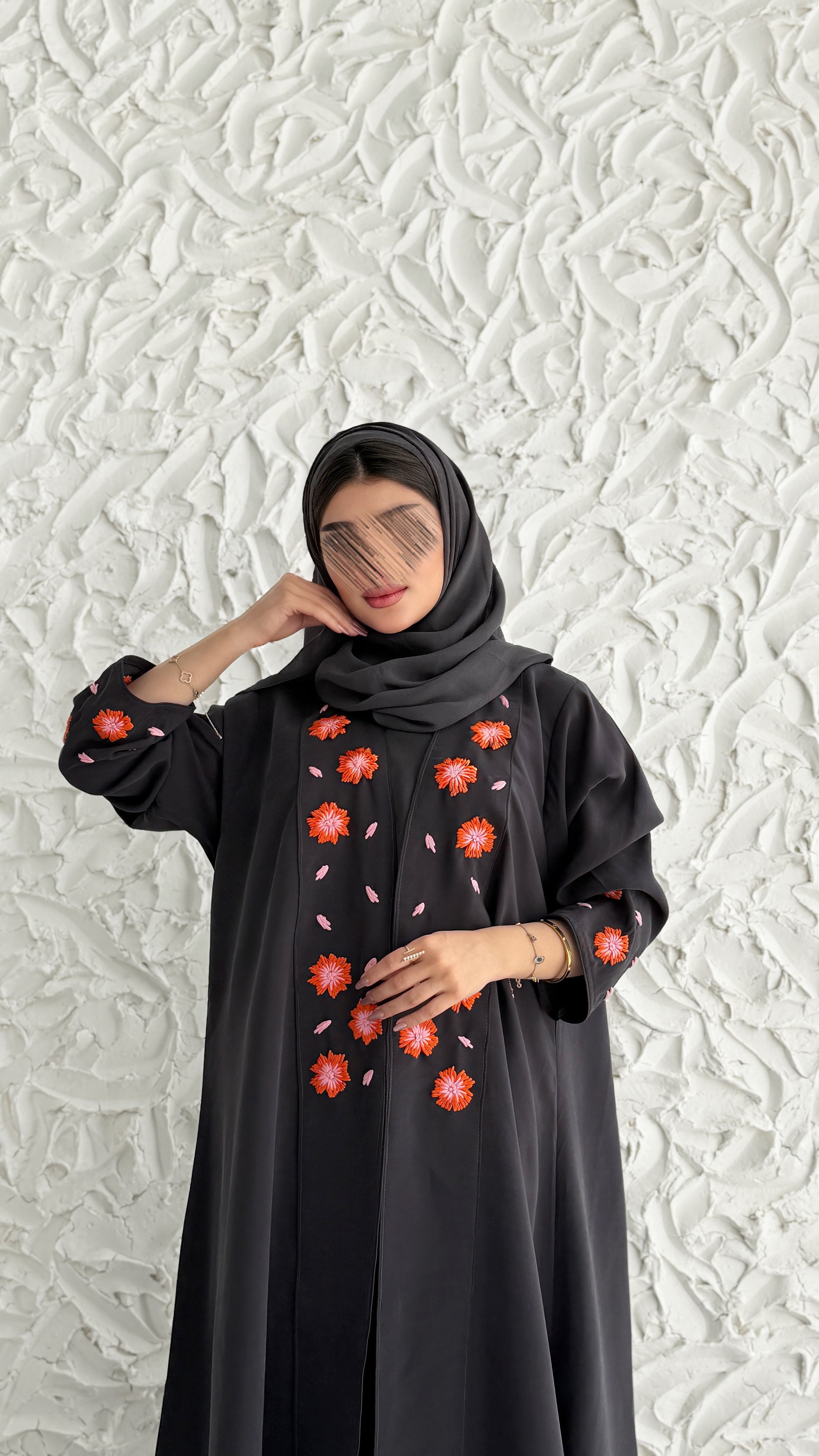 MW2108 - عباية حرير مغسول  انيقة بقصه نص كلوش عصرية - Aya