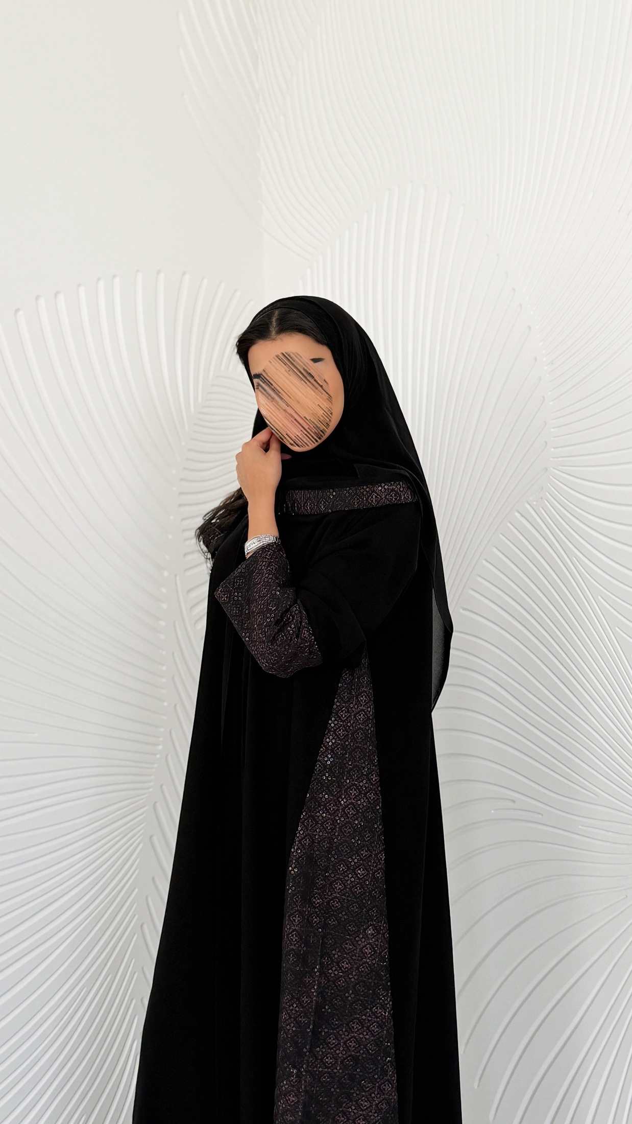 MWT2057 - عباية كريب اسود مع تدخيلة ركامة - Aya