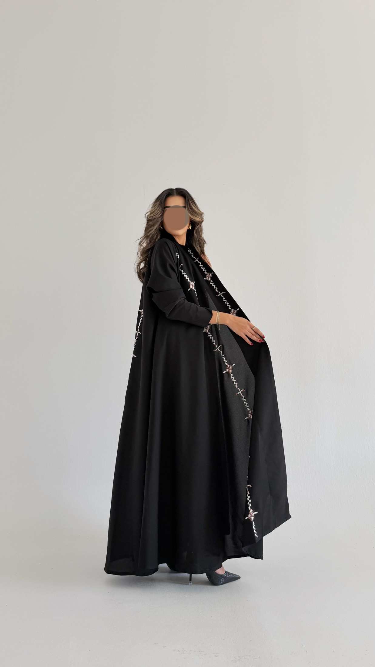 MWT640 - عباية اسود تطريز - Aya