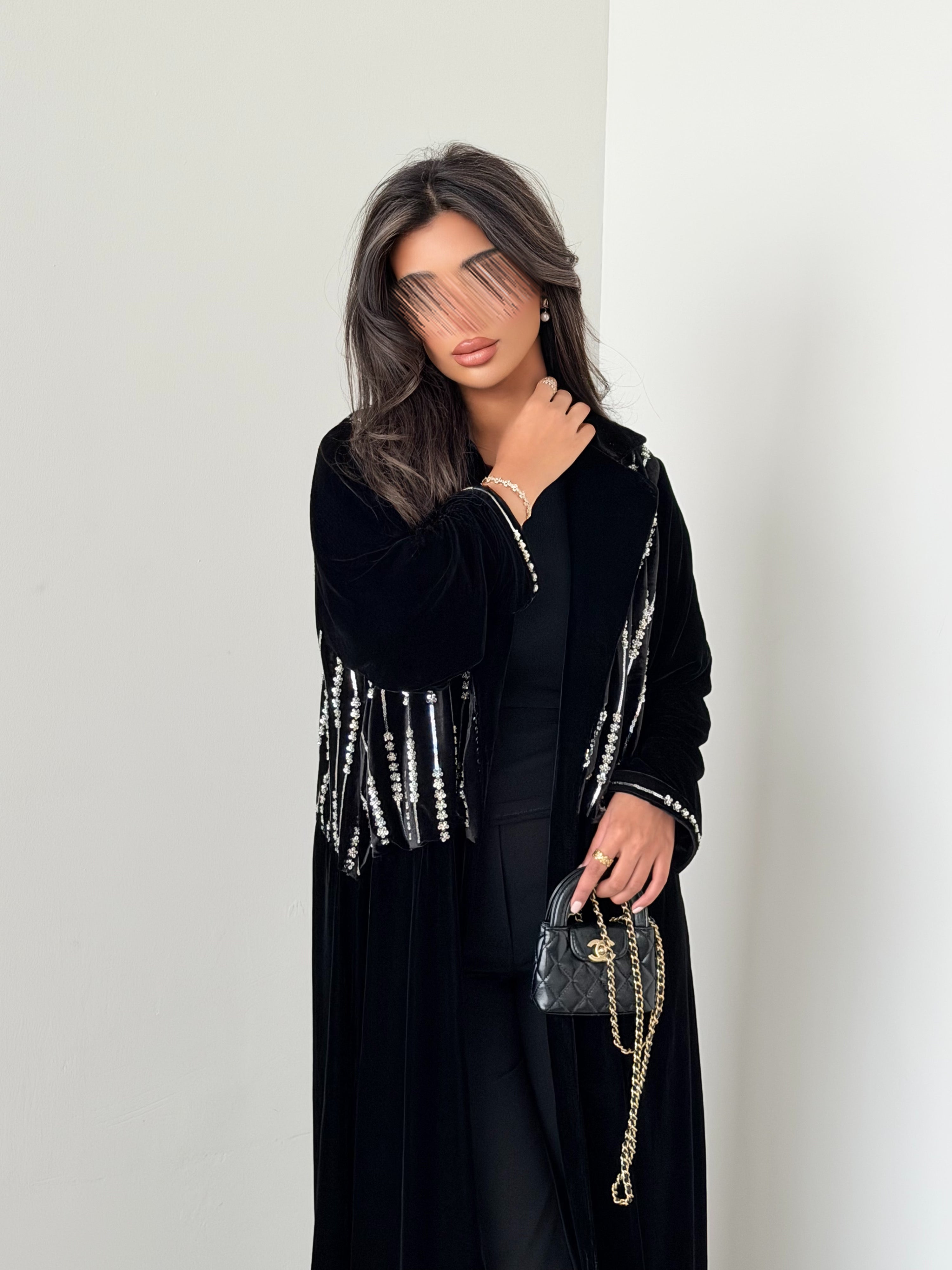 MW645 - Light Crepe Standing with Jacquard Half-Cloche