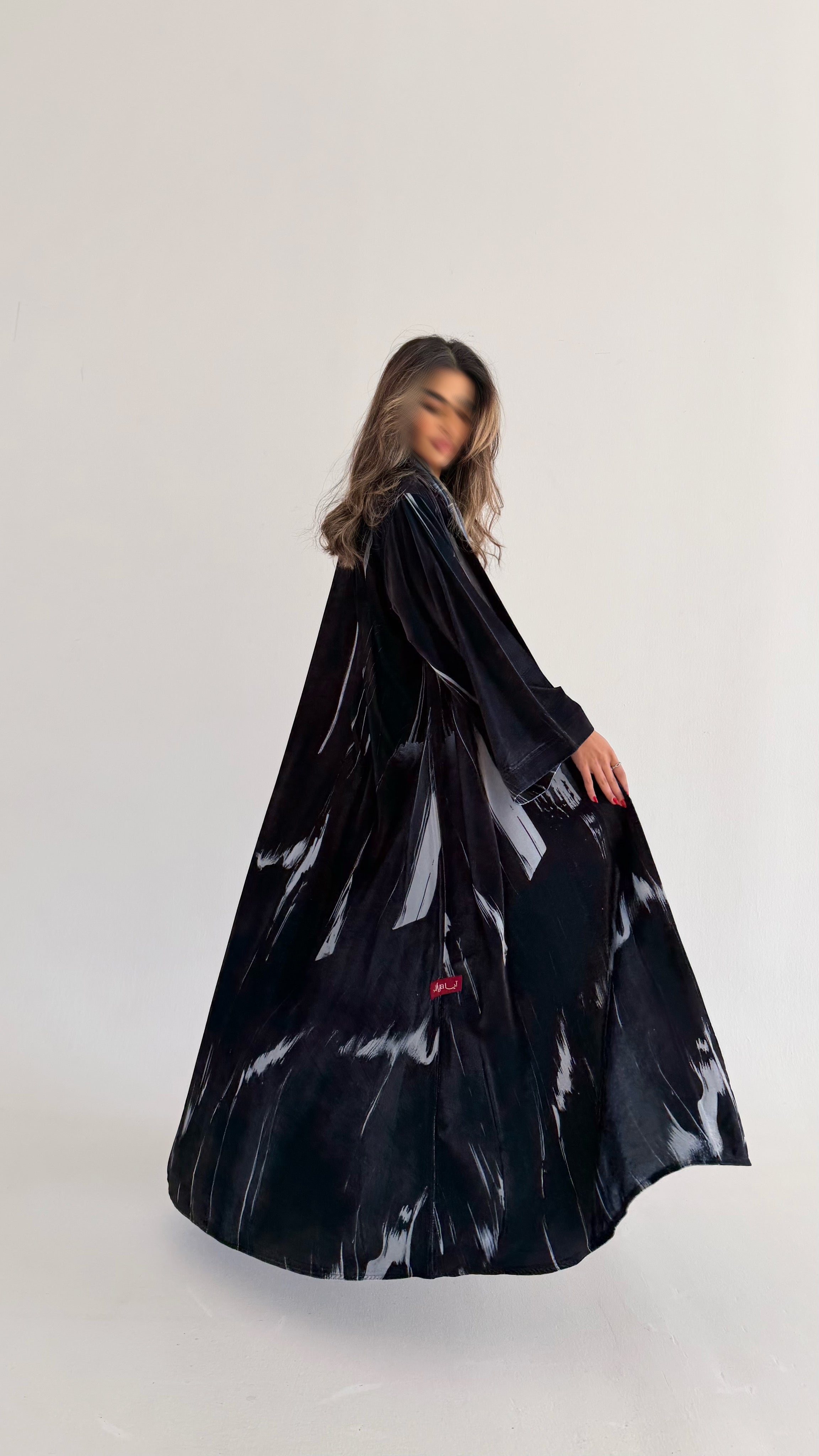 MWT613 - عباية مخمل طباعة