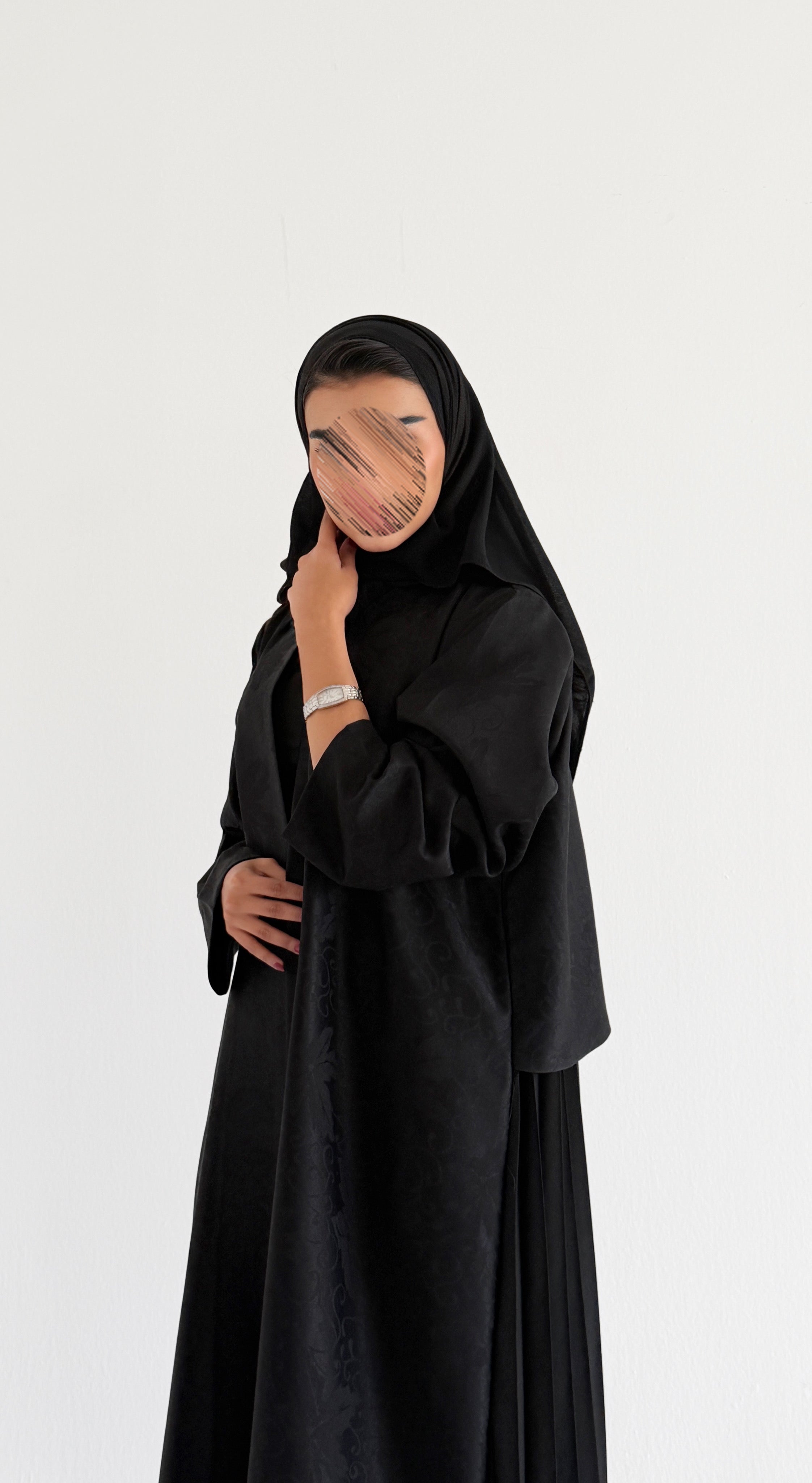 MW2073 - عبايه كلوش جاكار بالامام والخلف تكسير - Aya