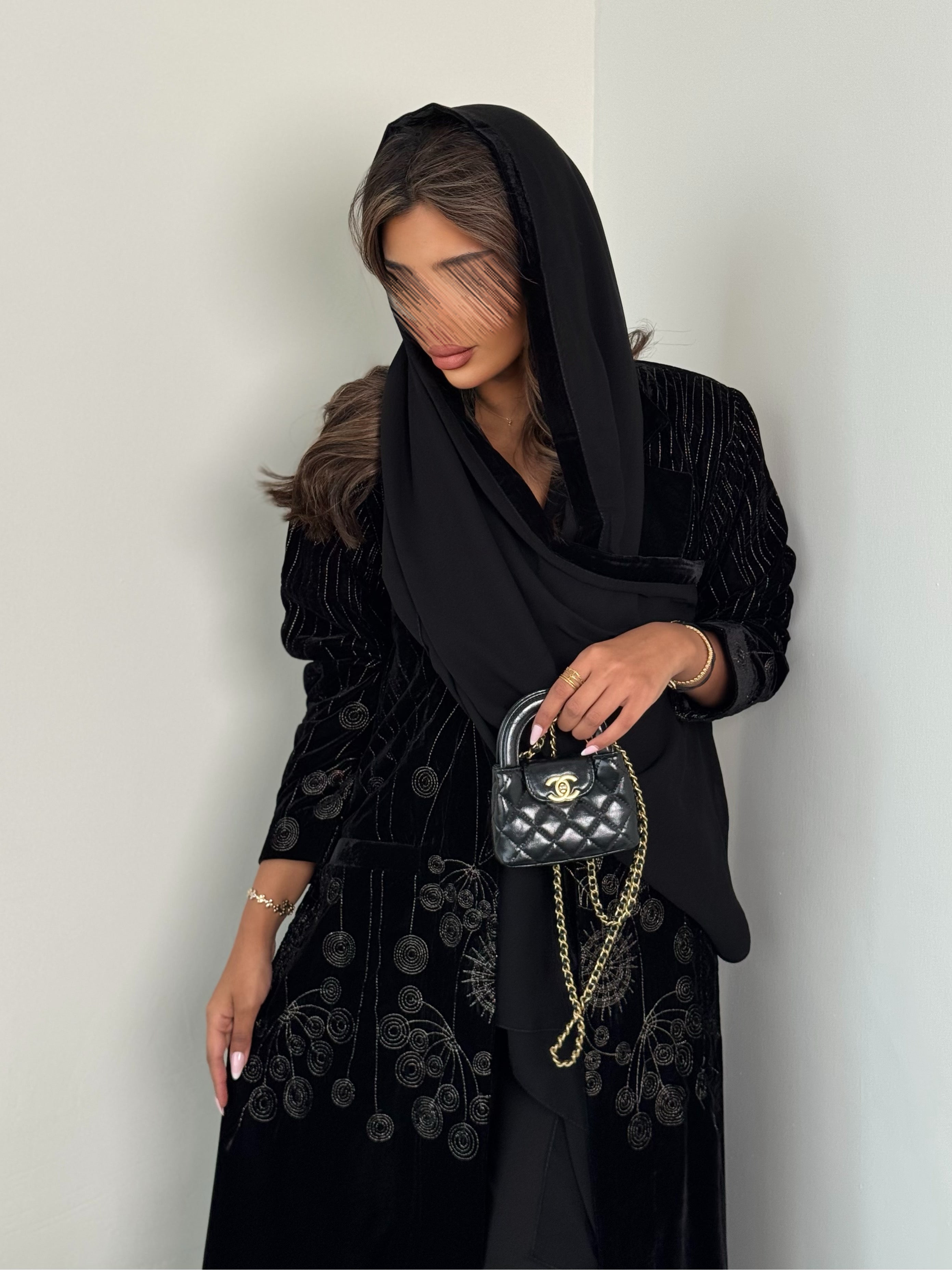 MWT556 - عباية مخمل تطريز - Aya