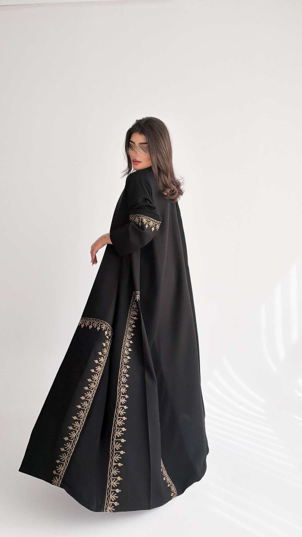 MWT1031 - عباية اسود بتطريز  من الامام واضافه دندوشة - Aya