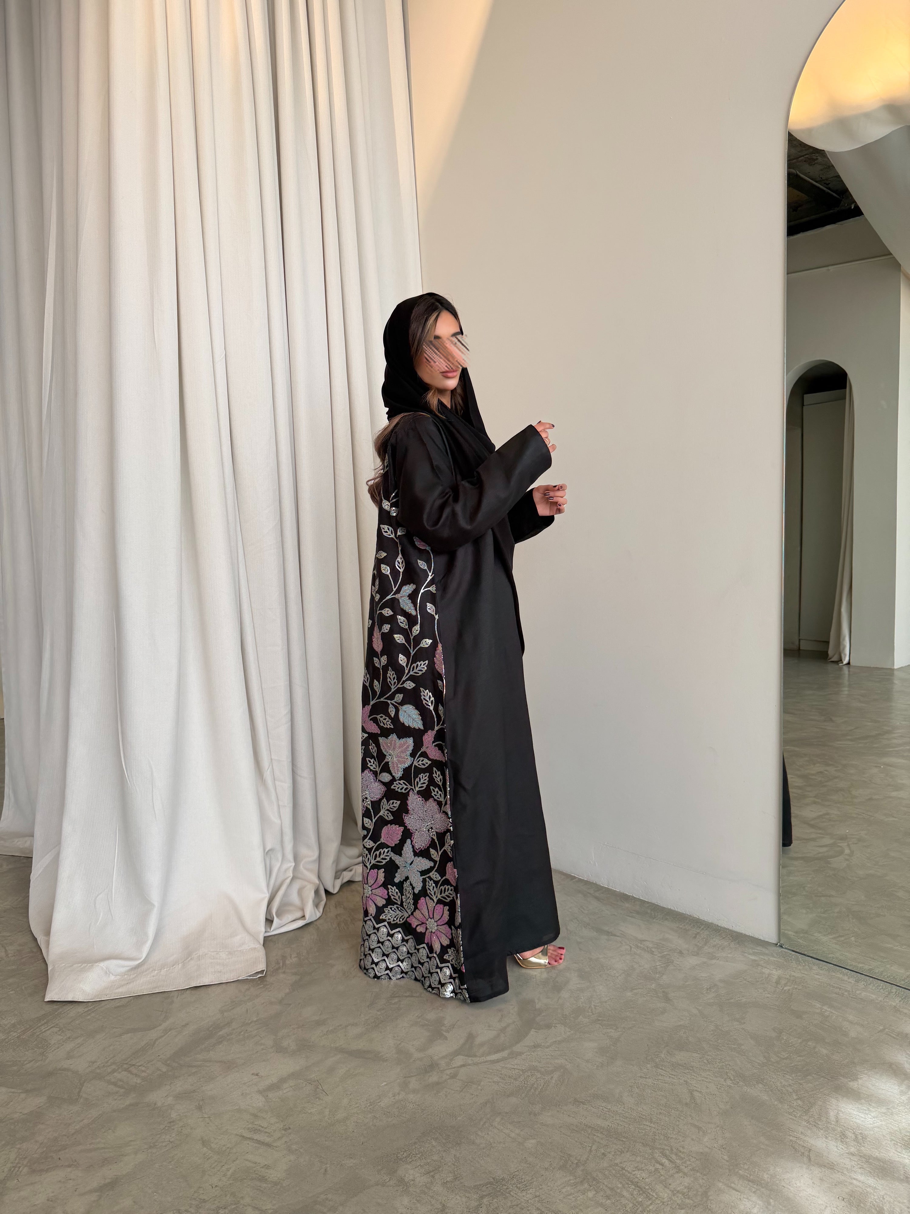 MWT1050 - عبايه بتدخيله لنن تطريز - Aya