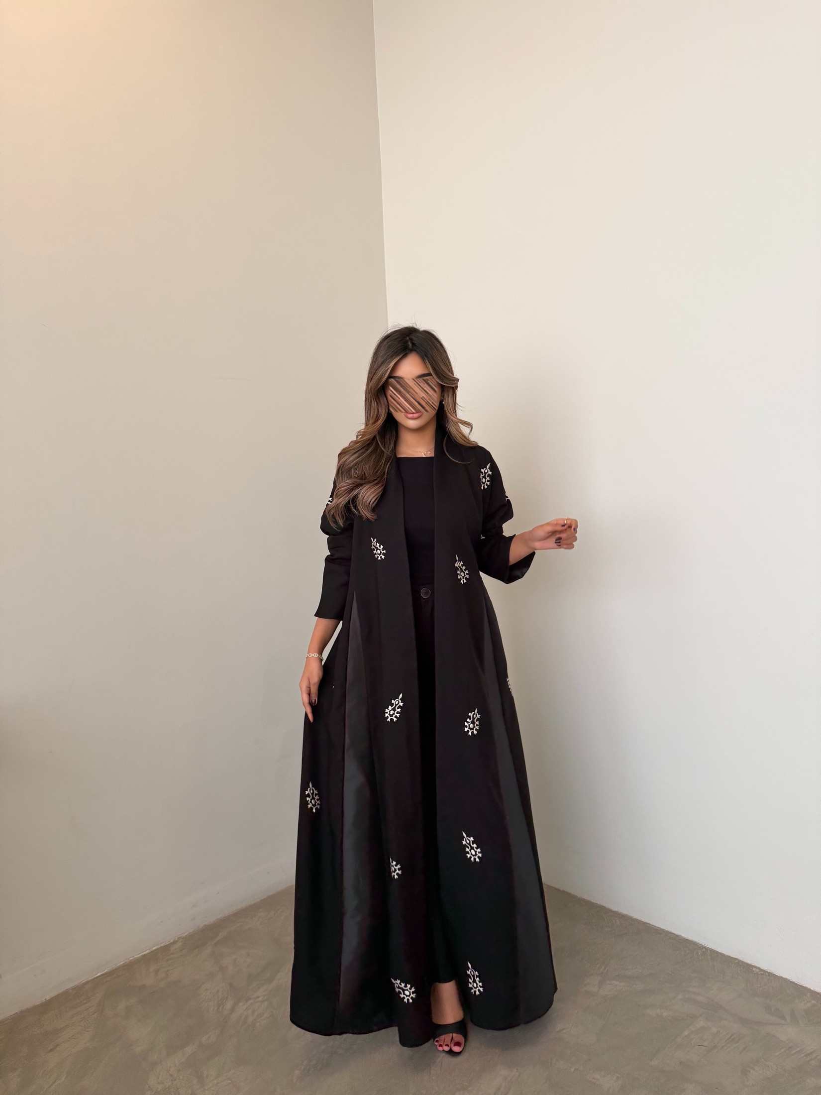 MWT1048 - عبايه تطريز بتدخيل تفته - Aya