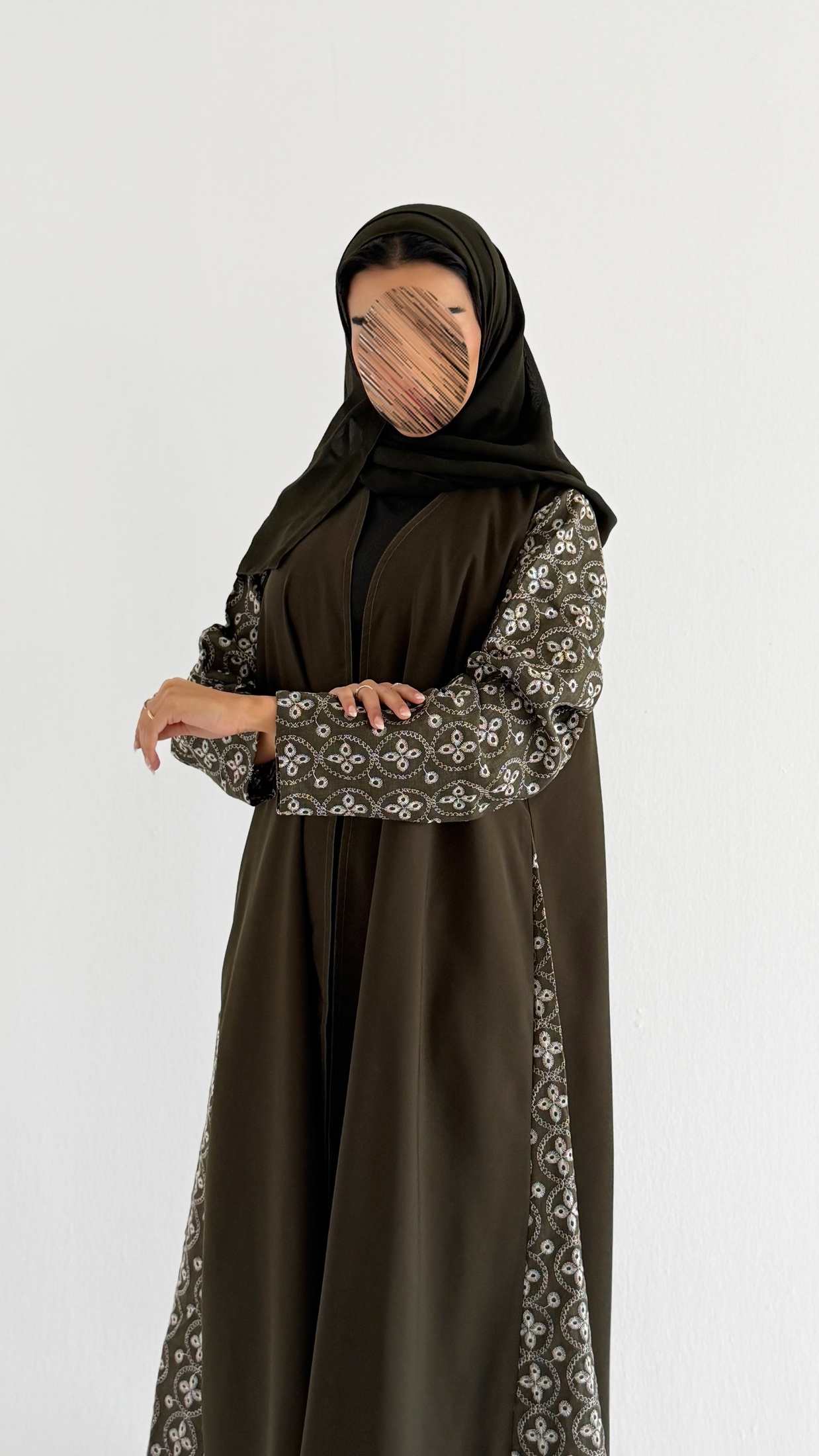 MWT765 - Navy Velvet Abaya