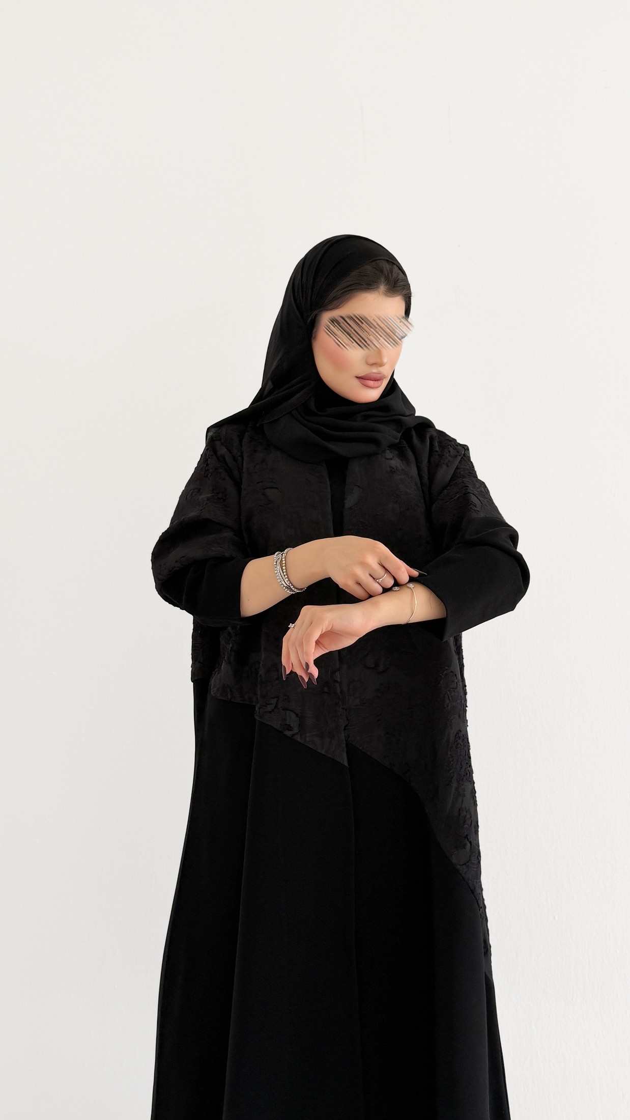 MWT1084 - عباية مع تدخيله مشجر |Abaya with floral inserts - Aya