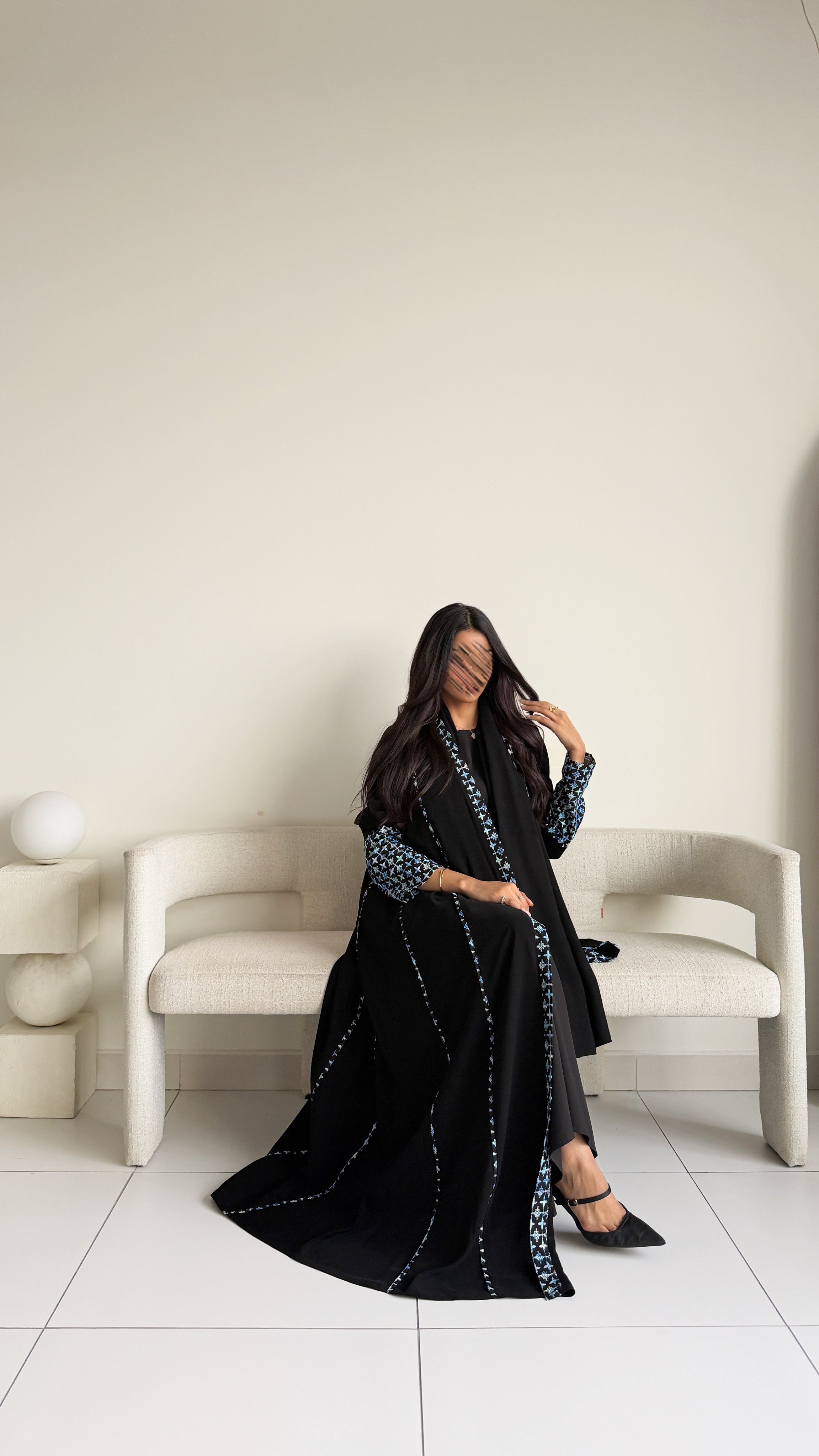 MWT5043 - كريب اسود قصة كلوش مع قماش قيطان - Aya