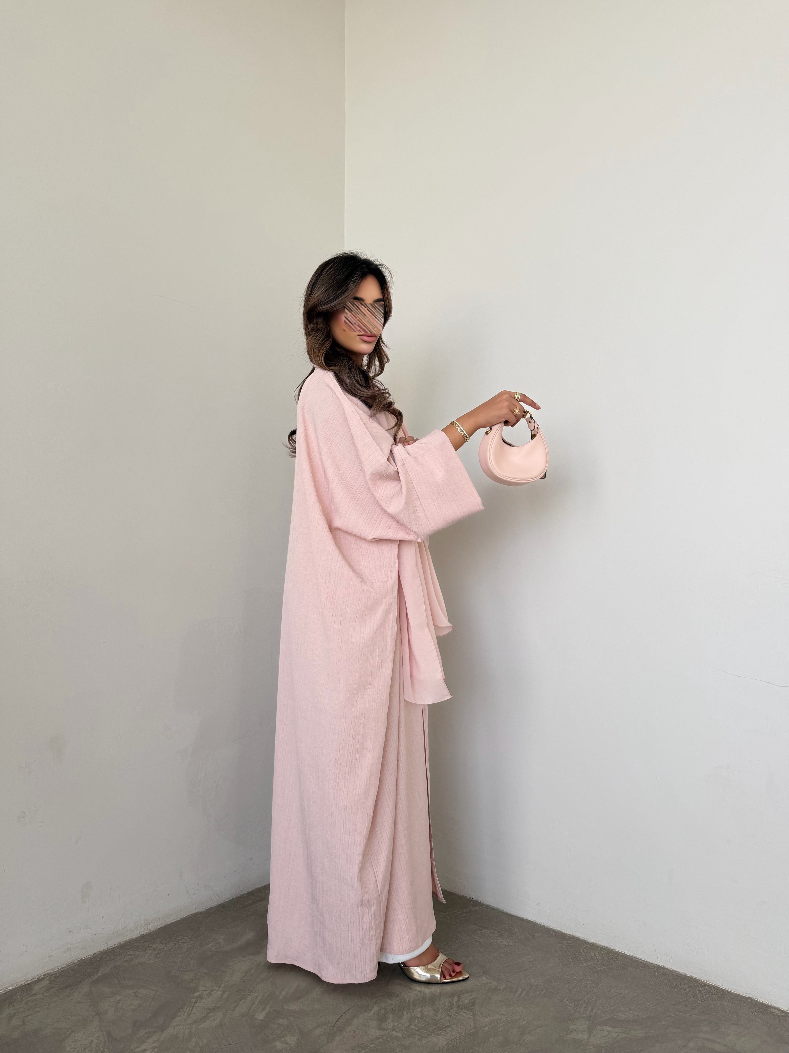 MWT5040 - قماش كريب وردي قصة نص بشت - Aya