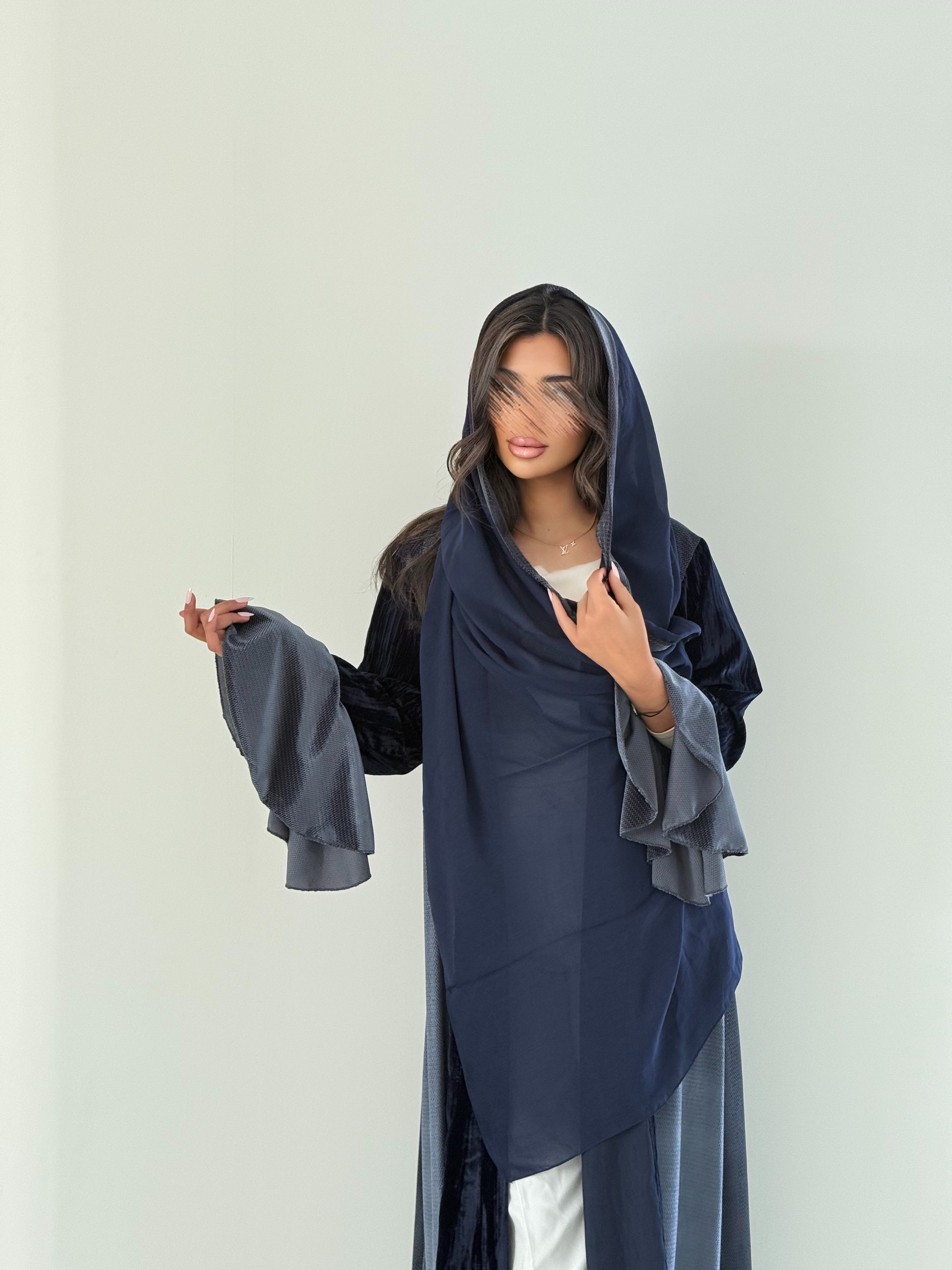 MW645 - Light Crepe Standing with Jacquard Half-Cloche