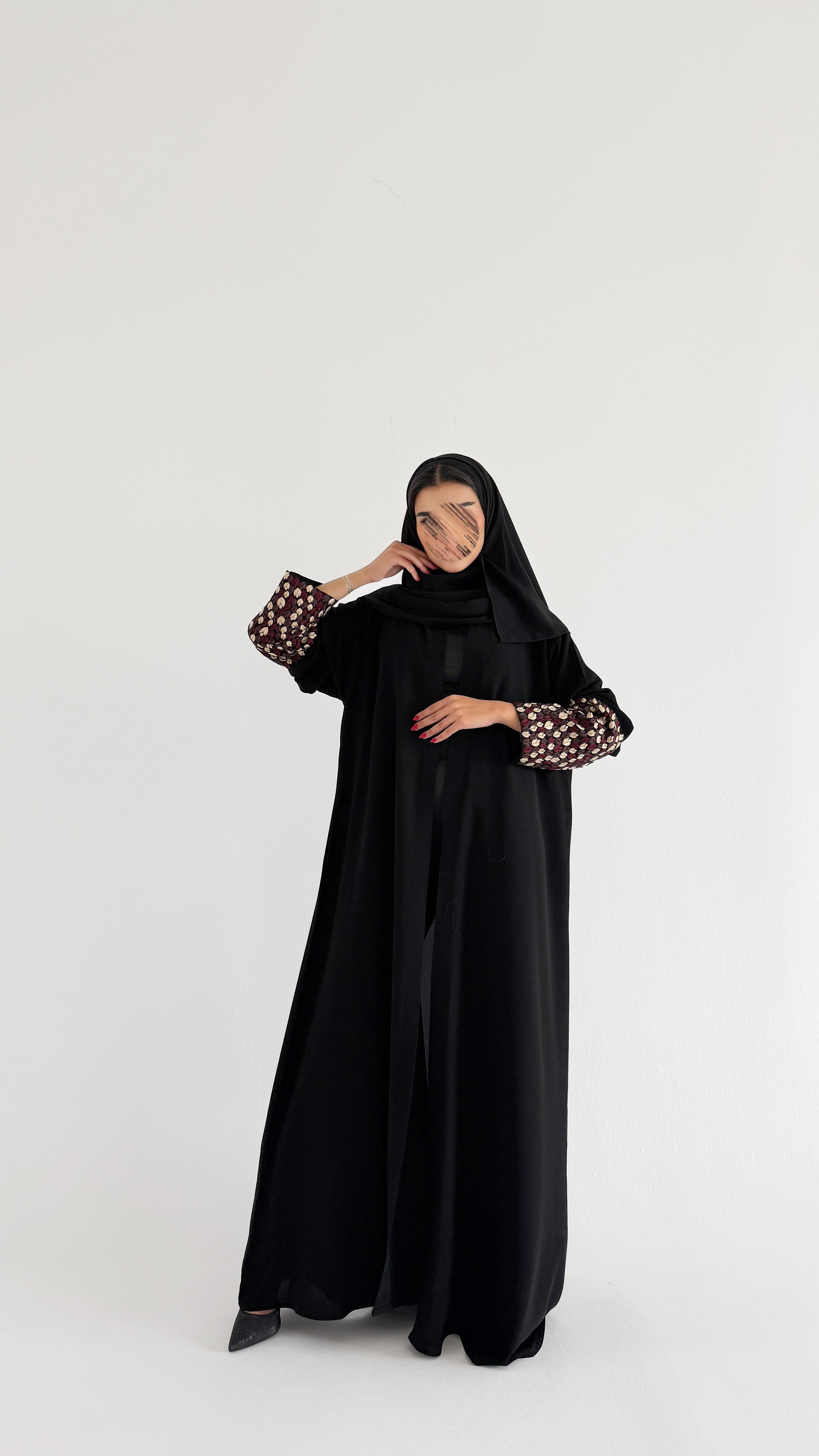 MW2049 -عبايه ملكي مع اضافه التطريز في الاكمام - Aya