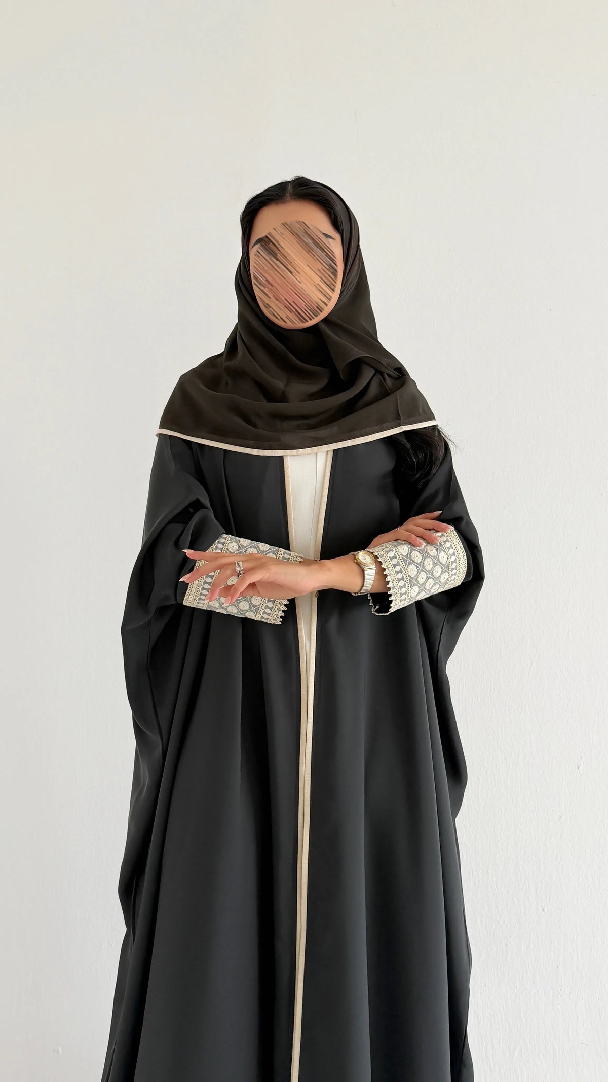 MWT2155 - عباية كريب ناعمة مع تدخيله كلفه بيج بقيطان من الأمام - Aya