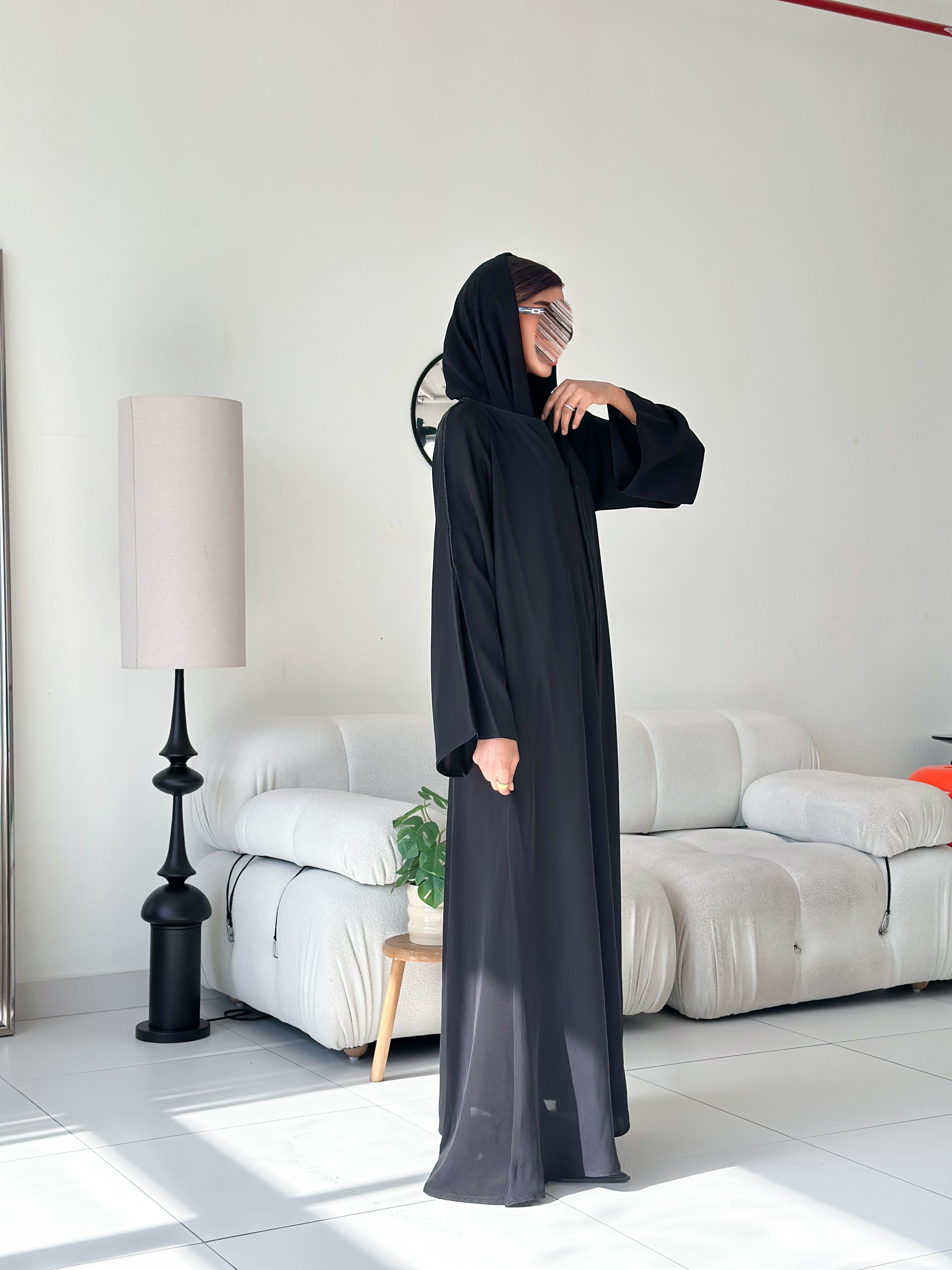 MW645 - Light Crepe Standing with Jacquard Half-Cloche