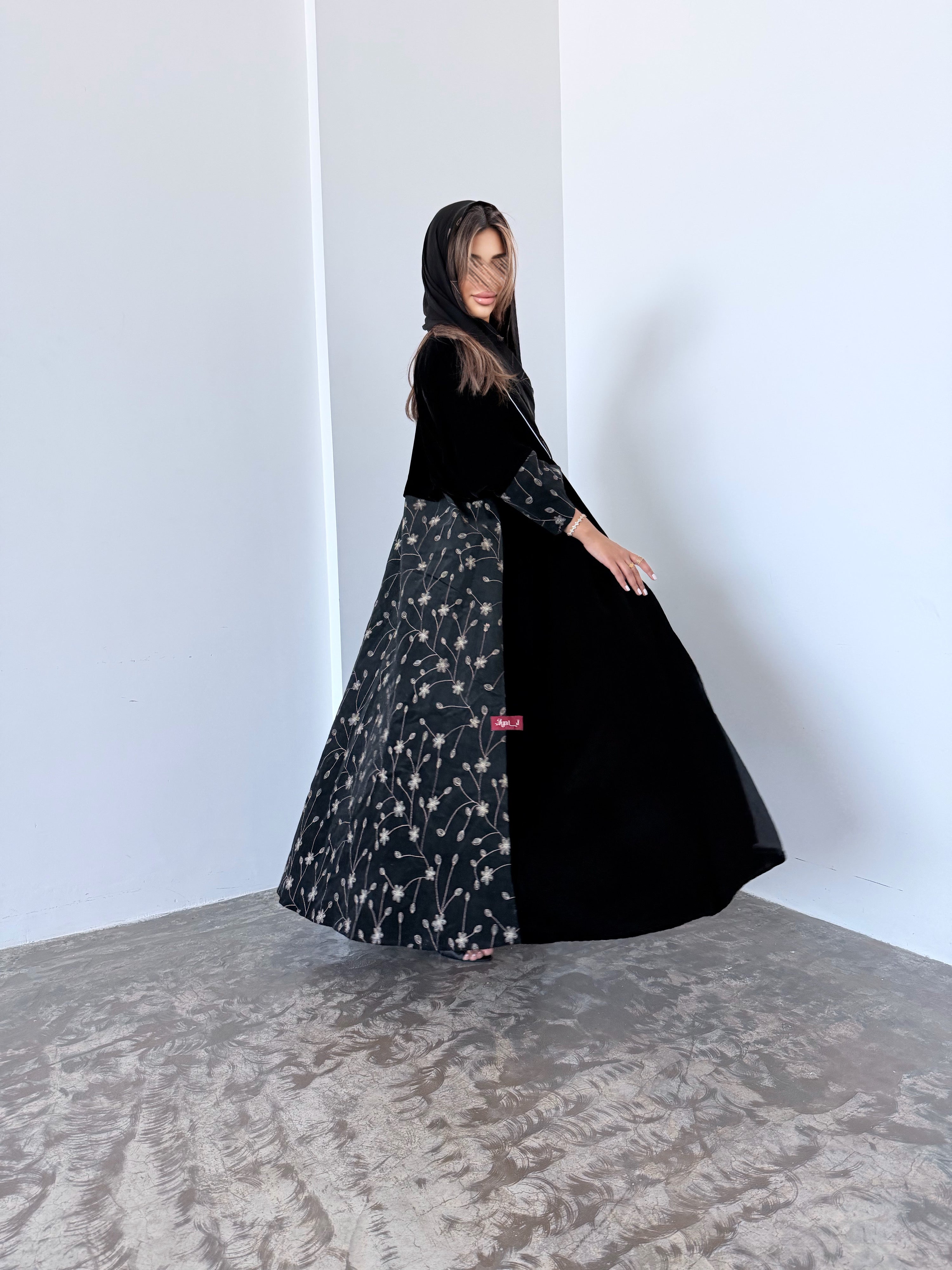 MW645 - Light Crepe Standing with Jacquard Half-Cloche