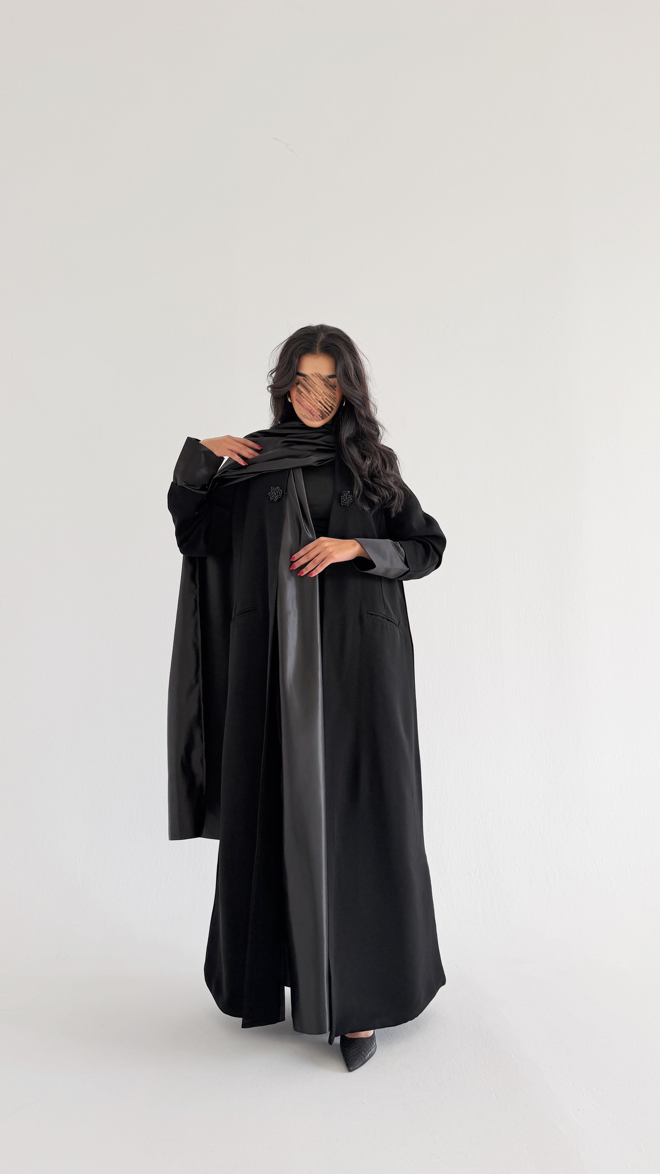 MW2032 - عبايه كوبرا مع تدخيلة قماش تفته واضافه تدخلية اكسوار - Aya