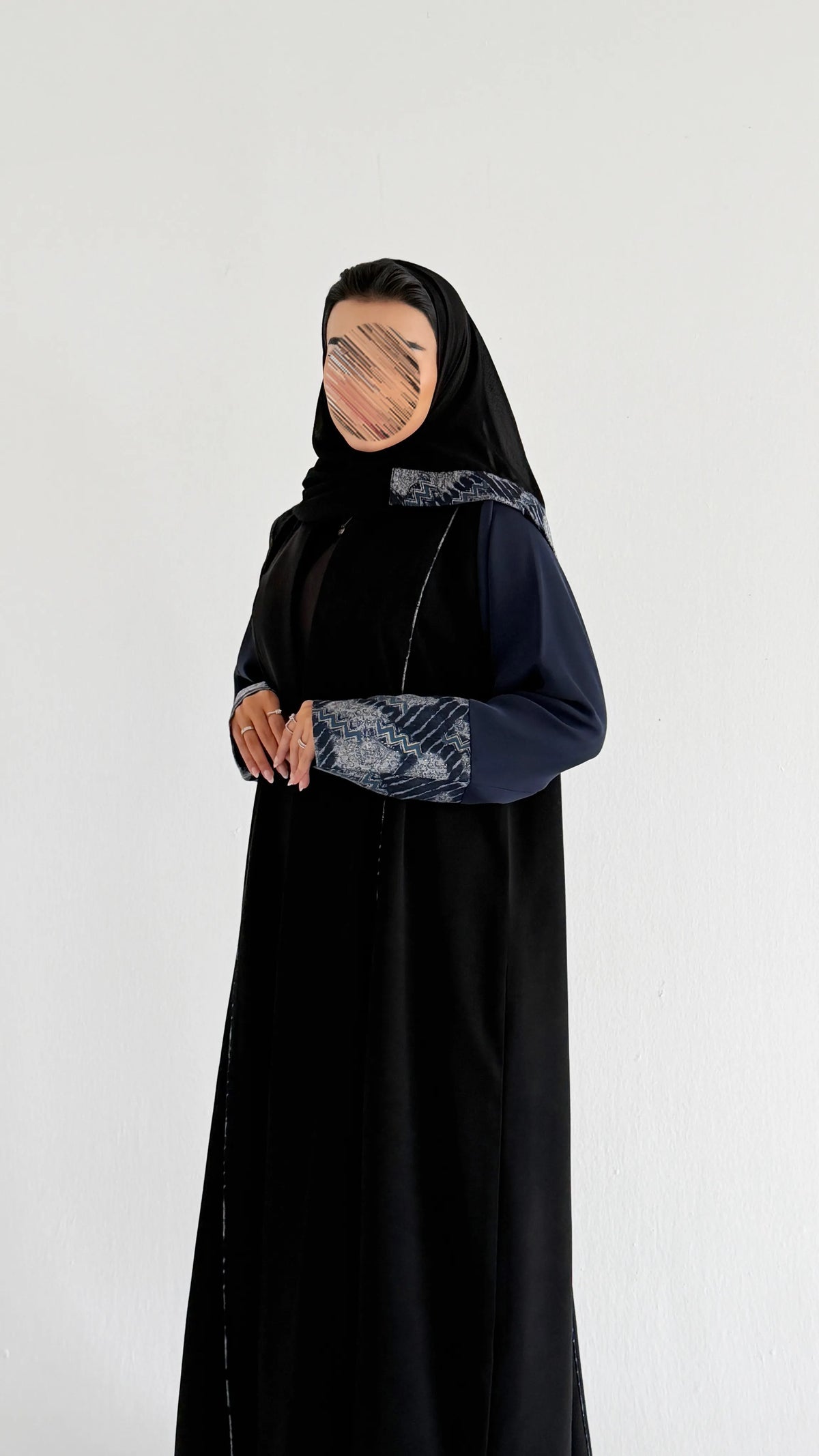 MWT1291  - عباية كتان اسود بتدخيلة لنن مشجر - Aya
