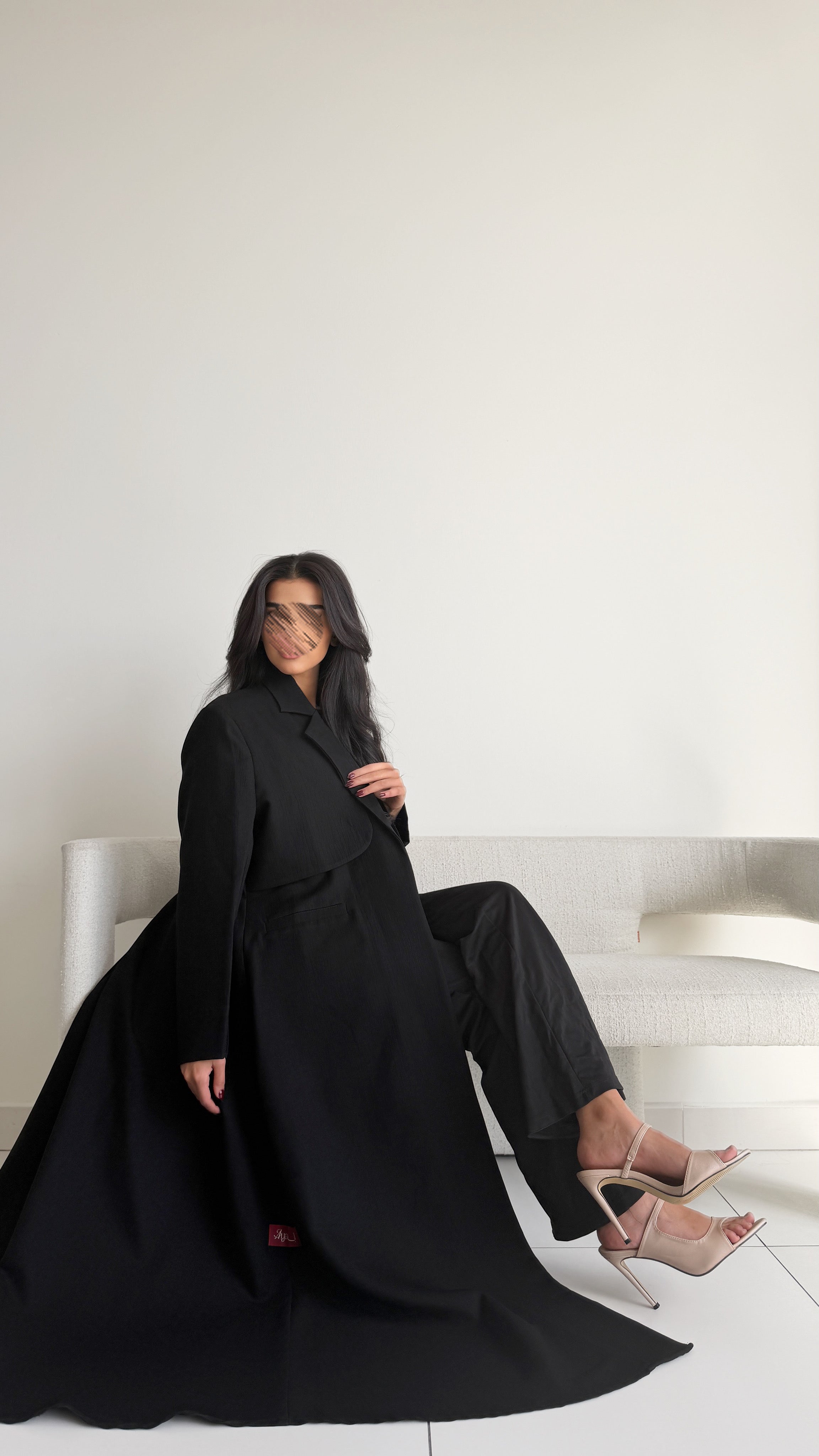 MW2091 - عباية جاكار أنيقة بقصّة بليزر عصرية - Aya