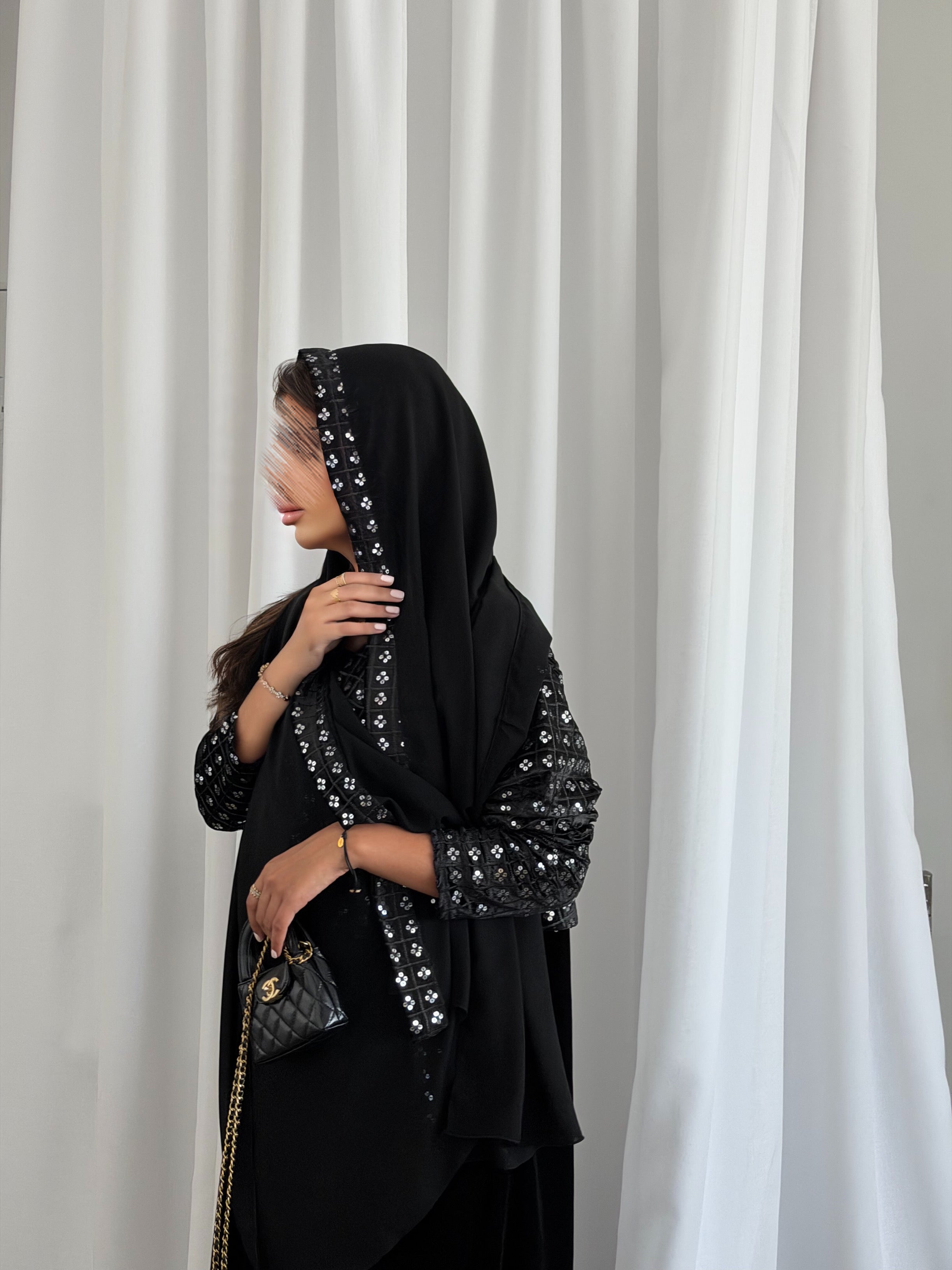 MW645 - Light Crepe Standing with Jacquard Half-Cloche