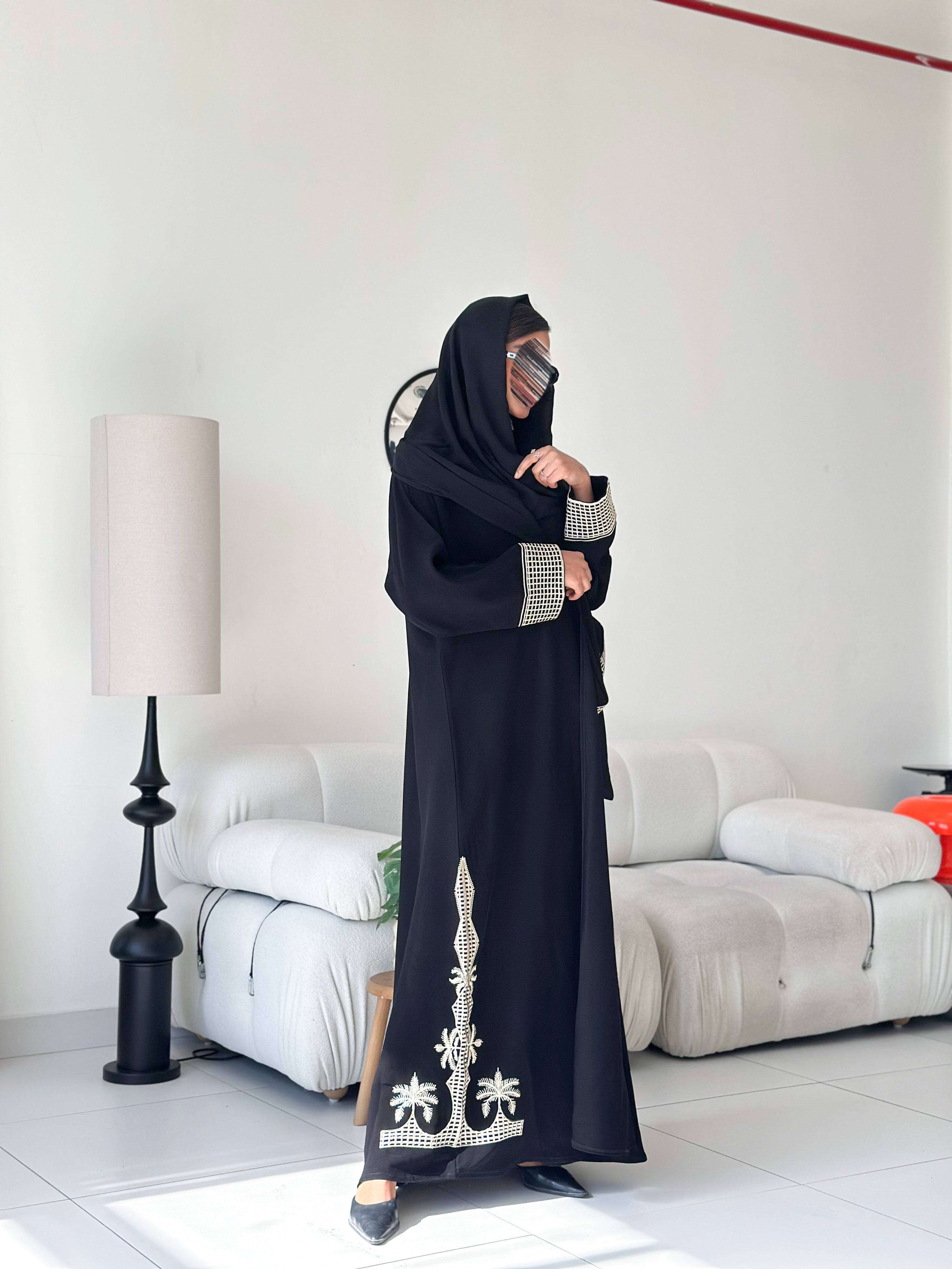 MW645 - Light Crepe Standing with Jacquard Half-Cloche