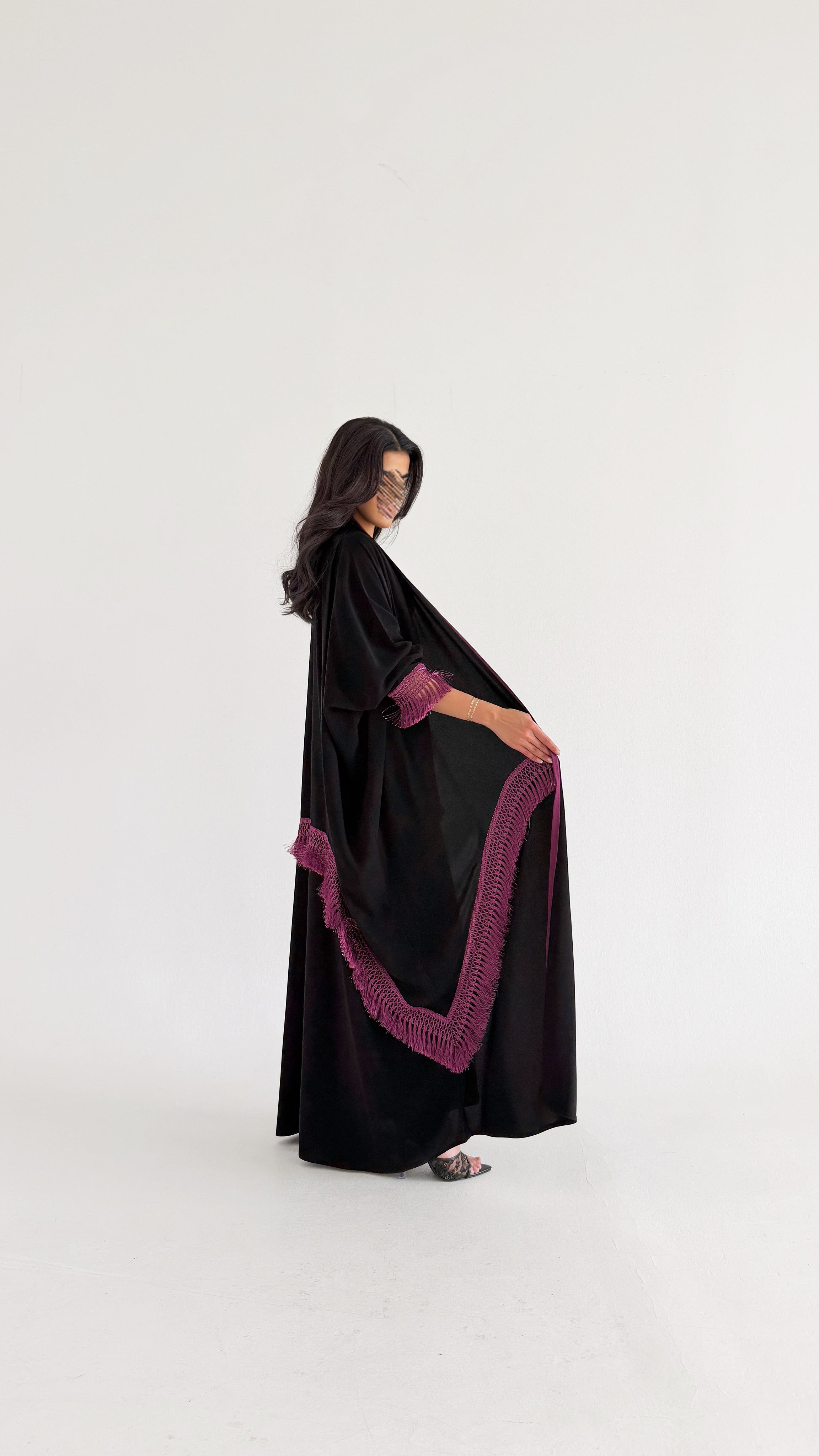 MWT2011 -عباية كريب اسود مع تدخيله دانتيل - Aya