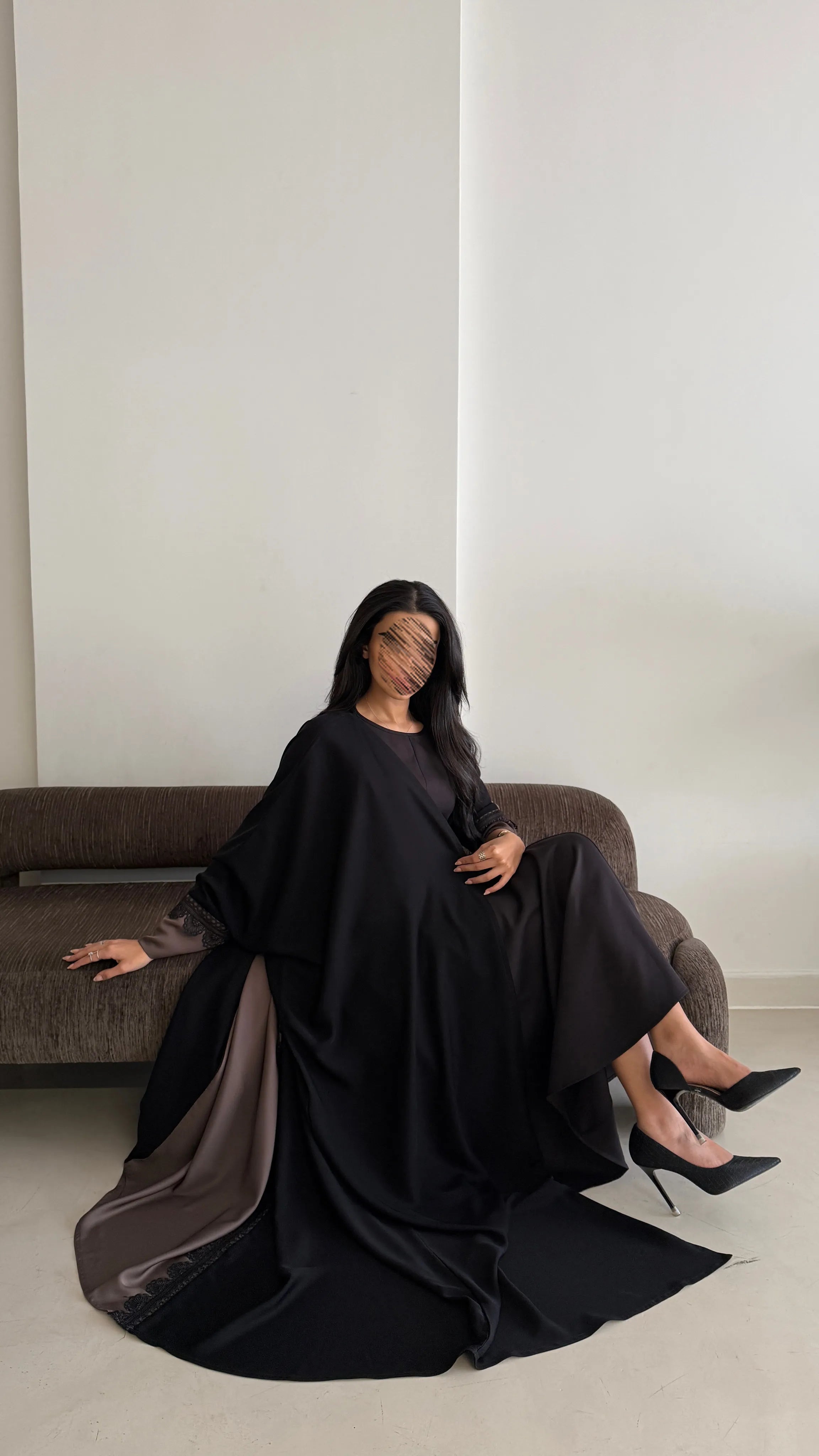 MWT5219 - عبايه يومية مع تدخيلات كلفة اسود - Aya