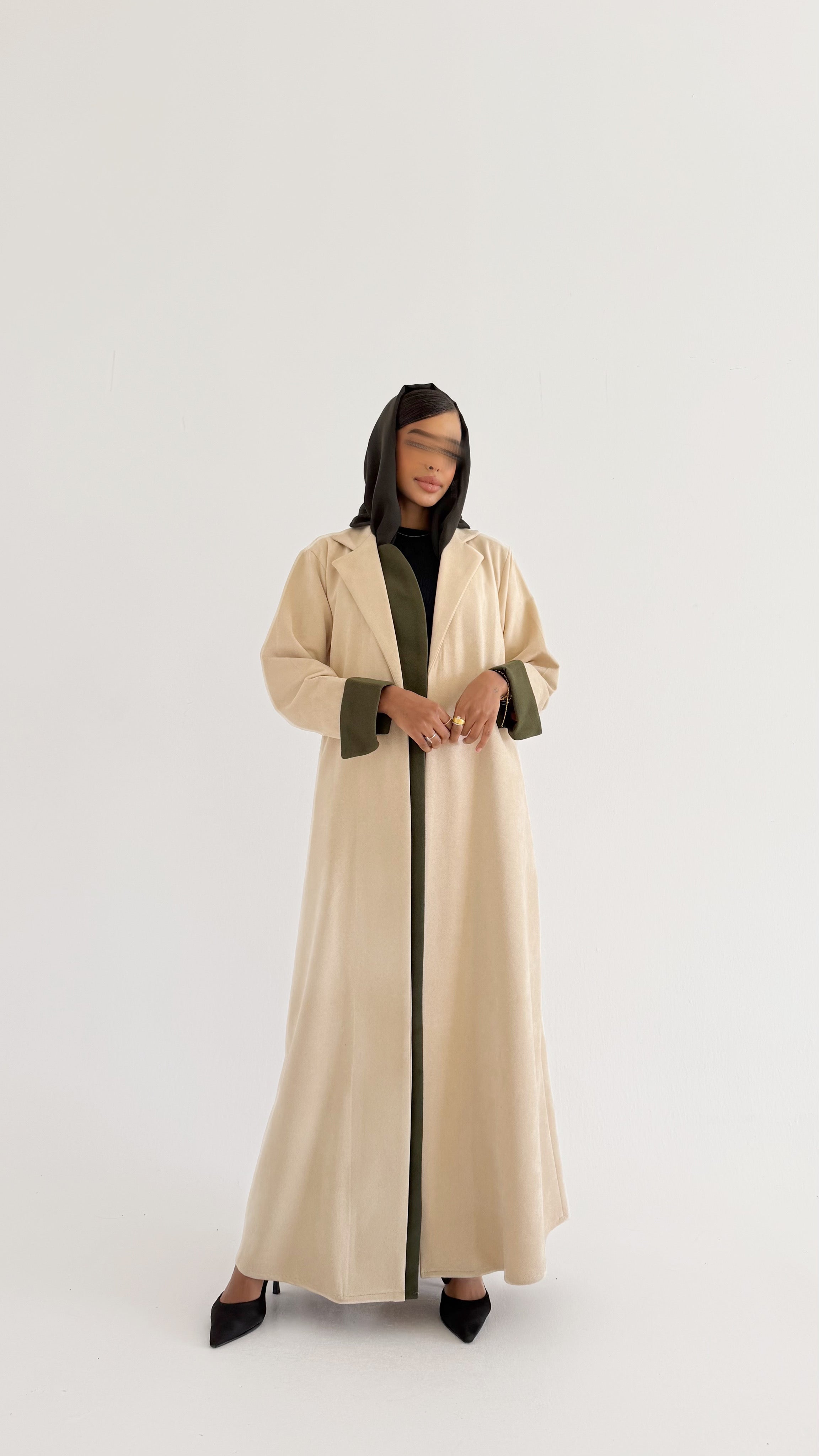 MW645 - Light Crepe Standing with Jacquard Half-Cloche