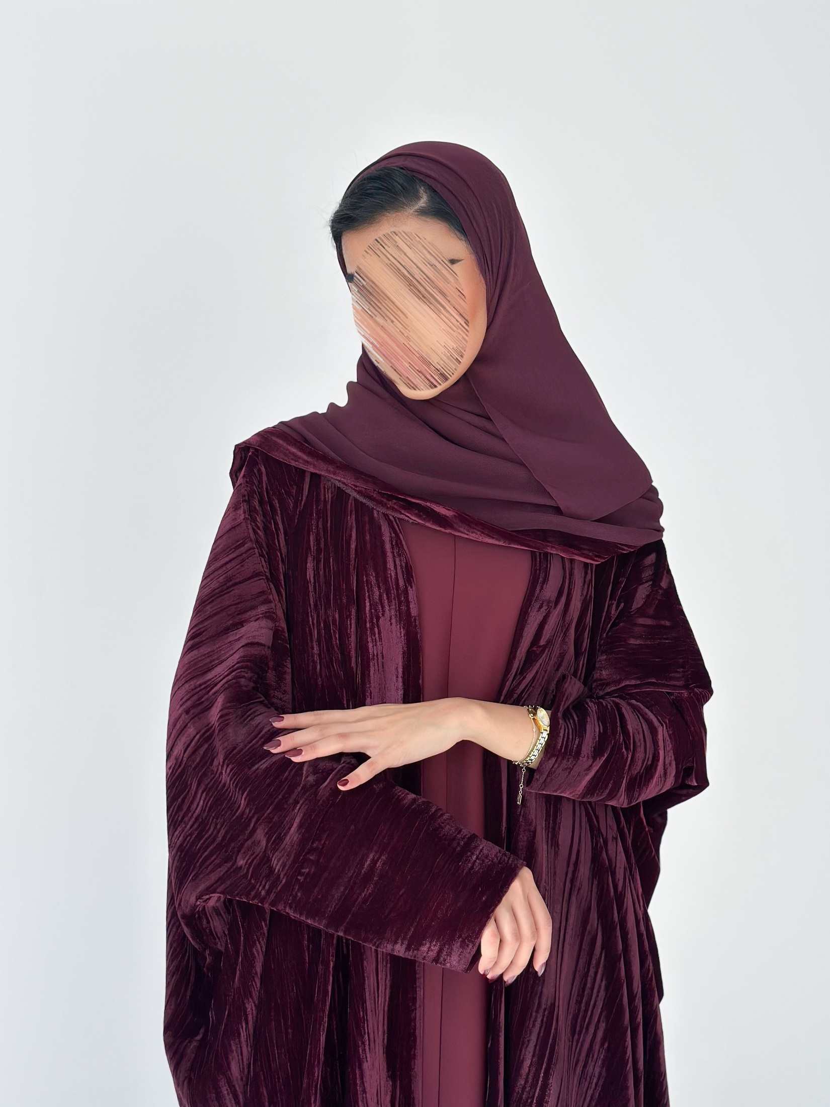 MW1890 - عباية مخمل مع فستان كريب - Aya