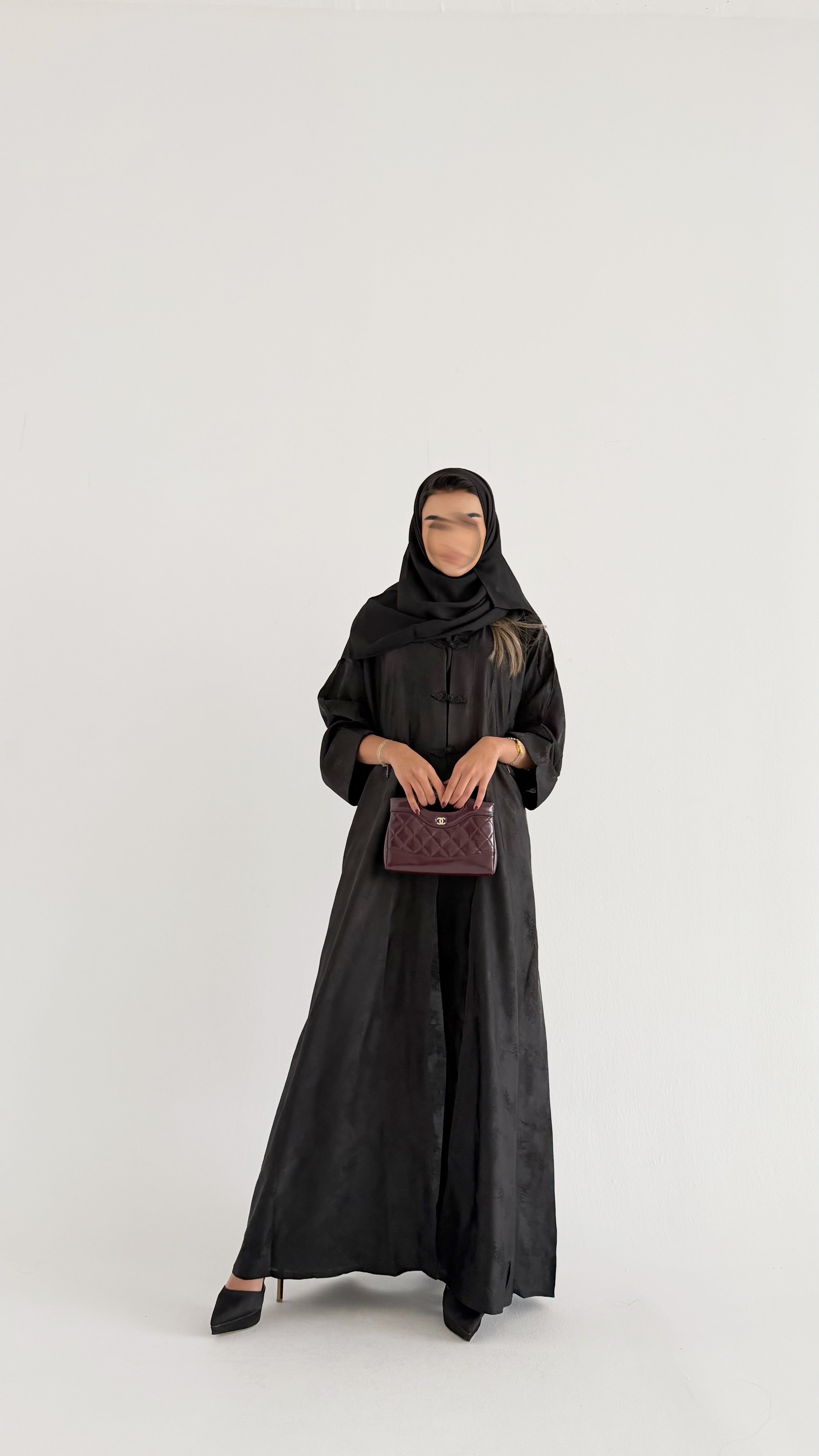 MW645 - Light Crepe Standing with Jacquard Half-Cloche