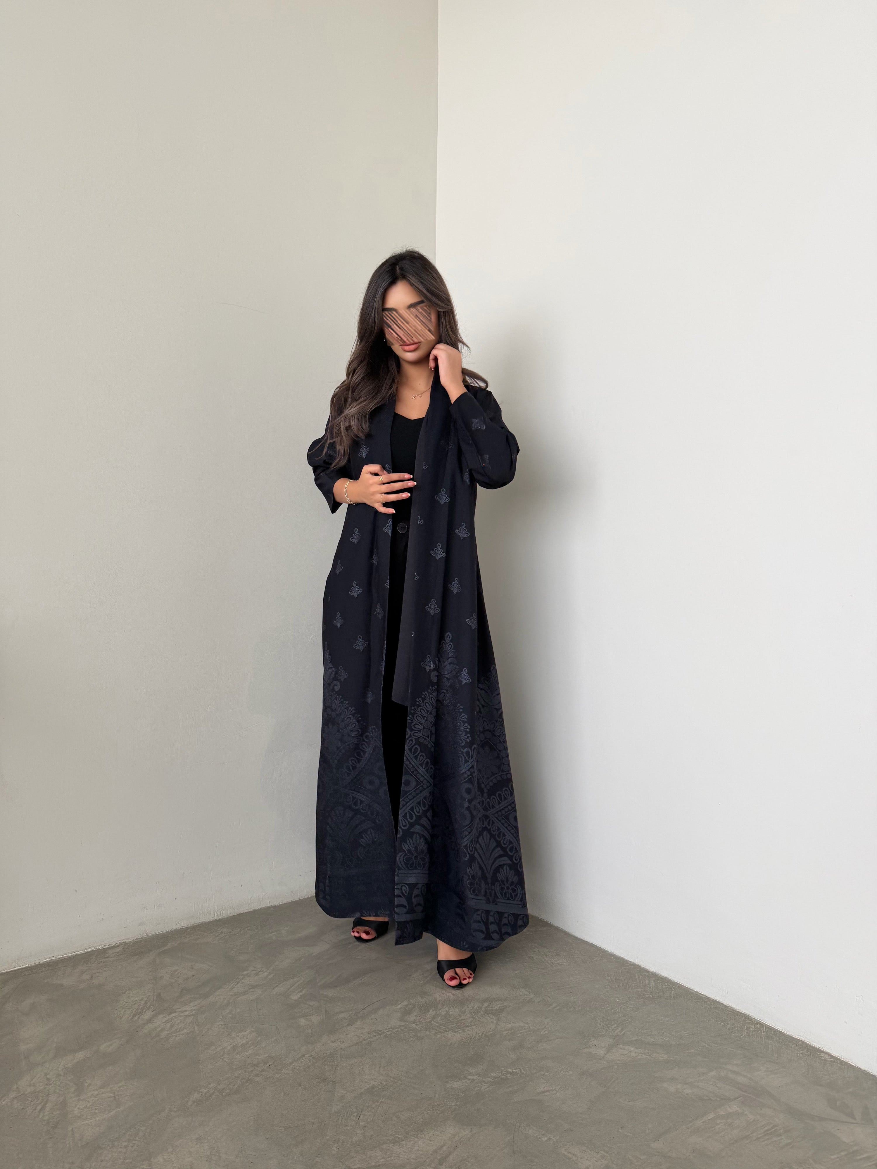 MWT5009 - عبايه كحلي طباعة كريب قصة نص كلوش - Aya