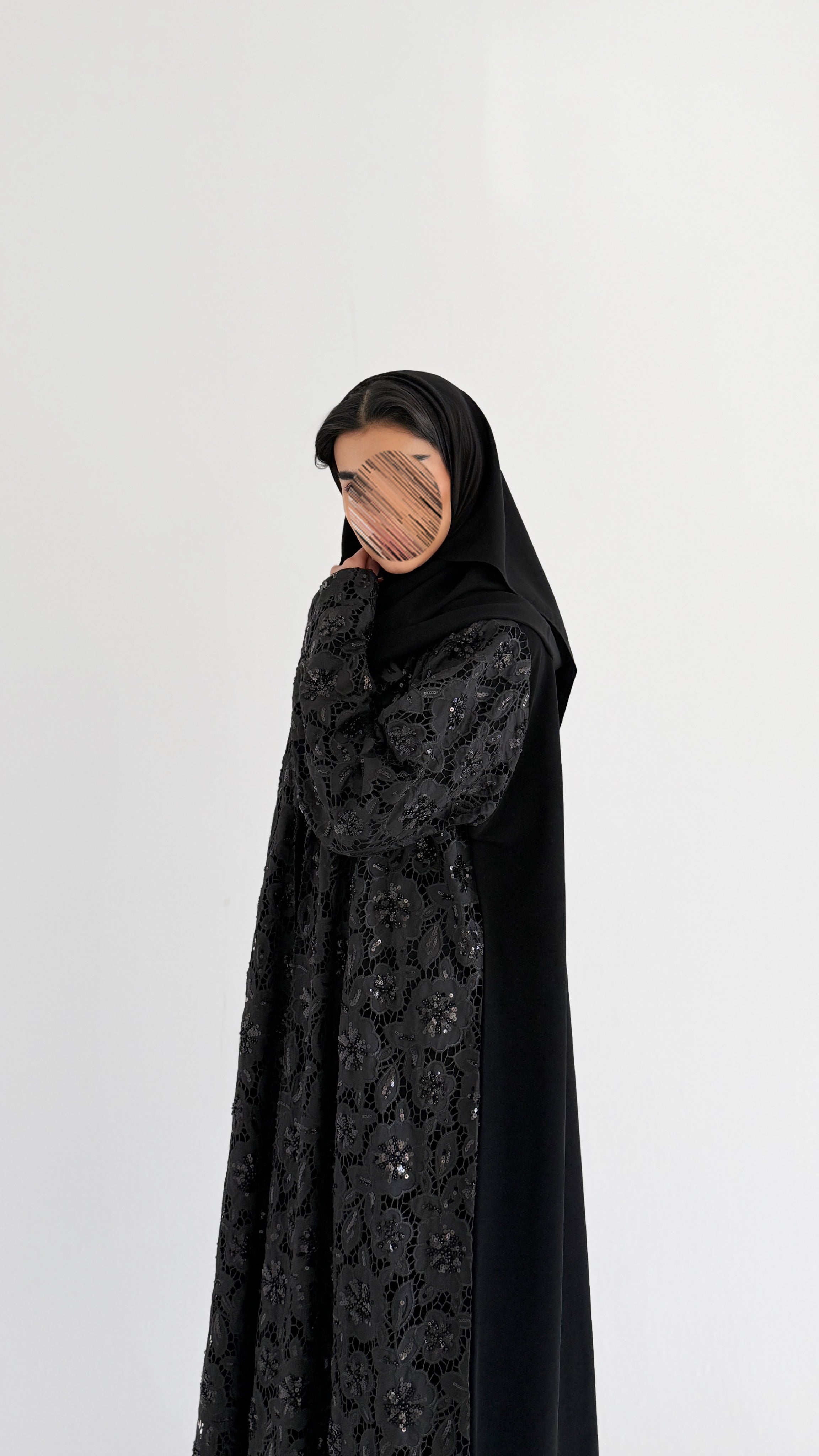 MWT2016 - عباية العيد كريب اسود مع دانتيل مورد - Aya