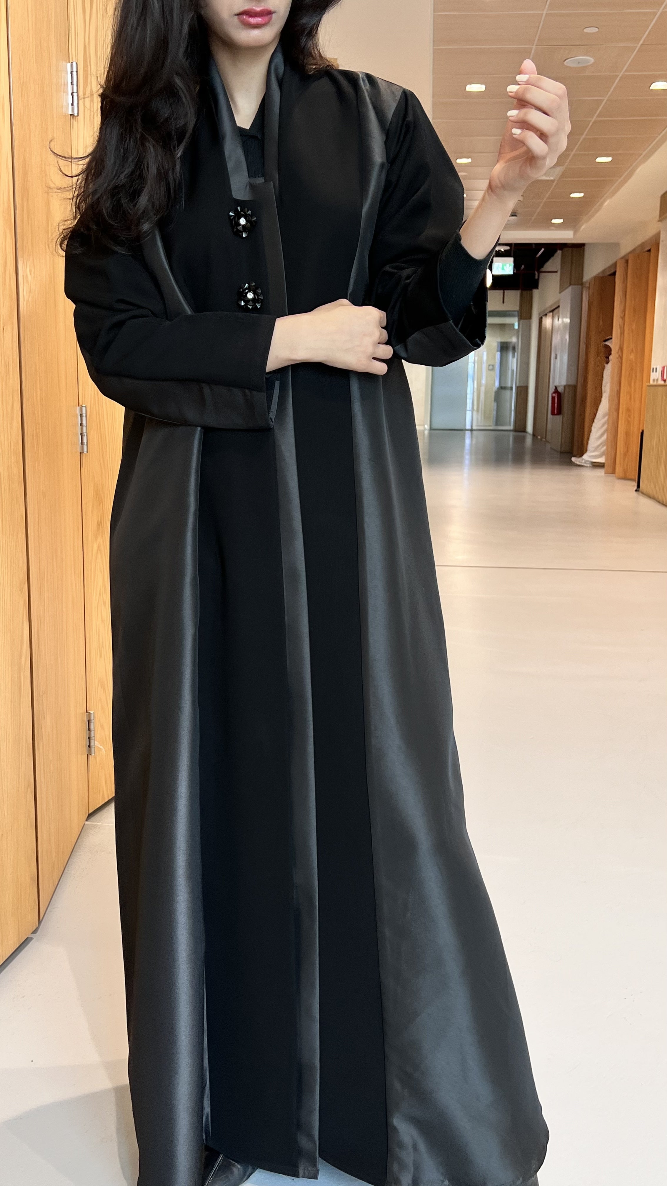 MW645 - Light Crepe Standing with Jacquard Half-Cloche