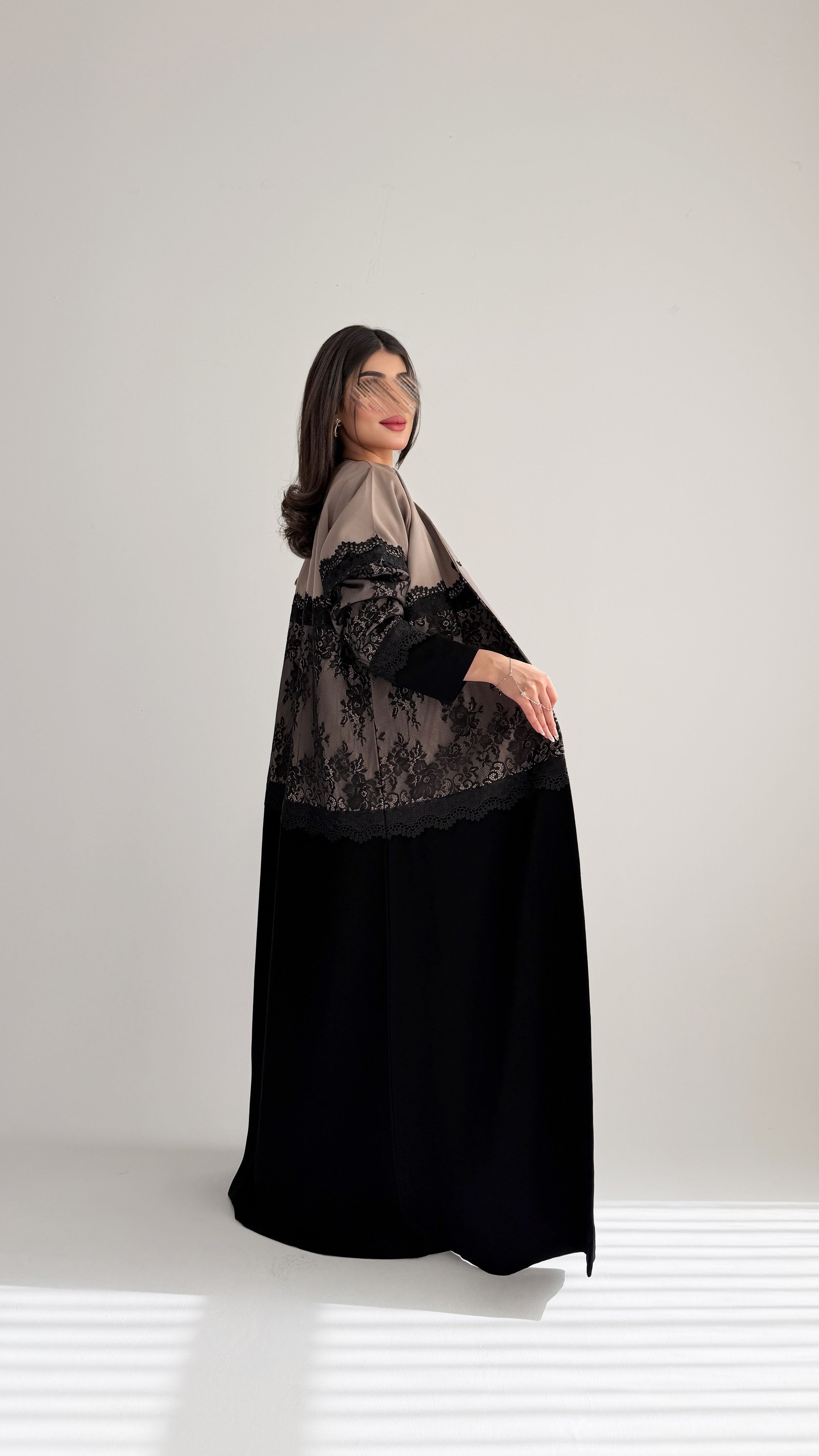 MWT1038 - عبايه بليزر بتدخيله دانتيل - Aya