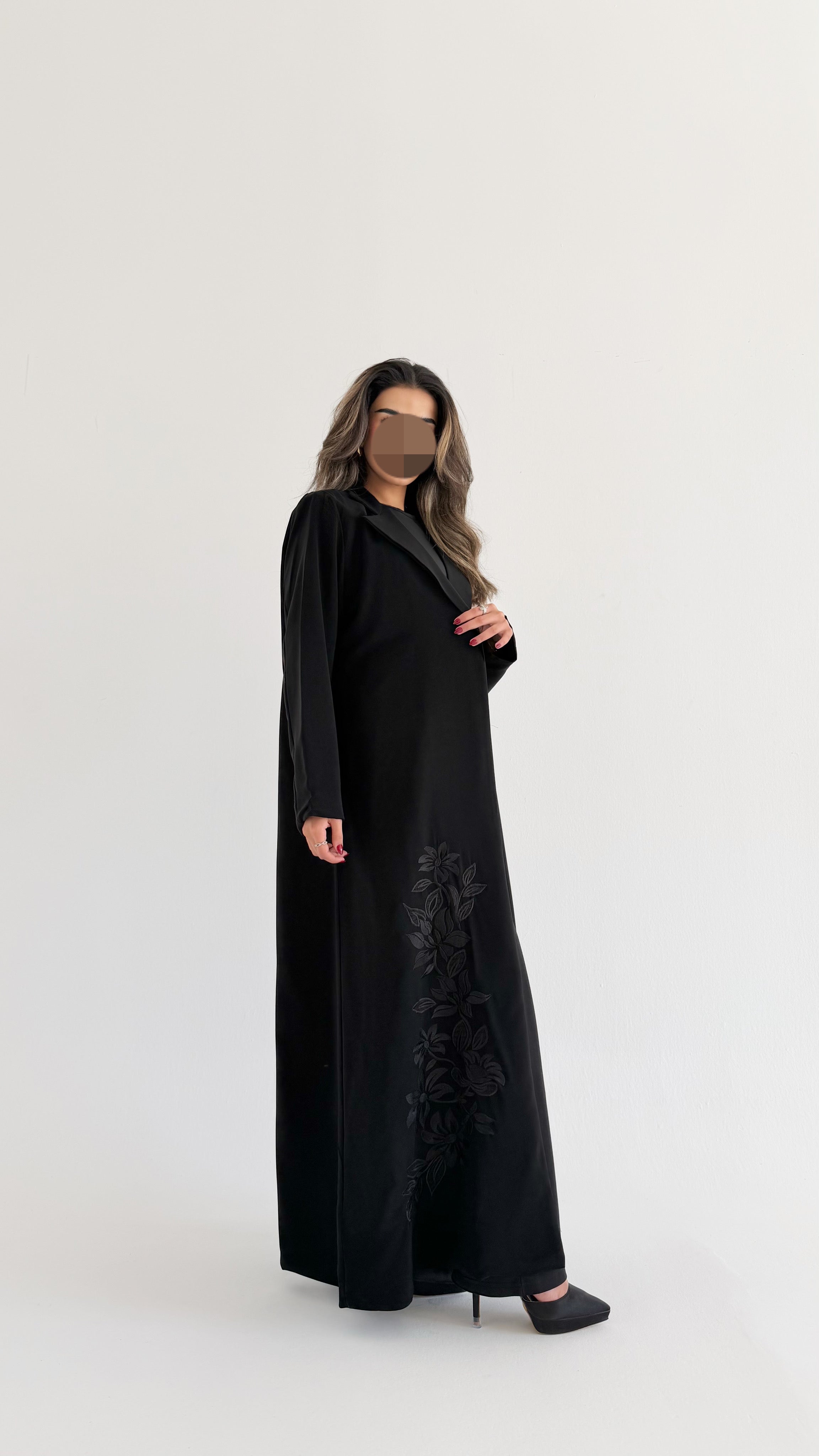 MW2002 -عباية بليزر بتطريز اسود