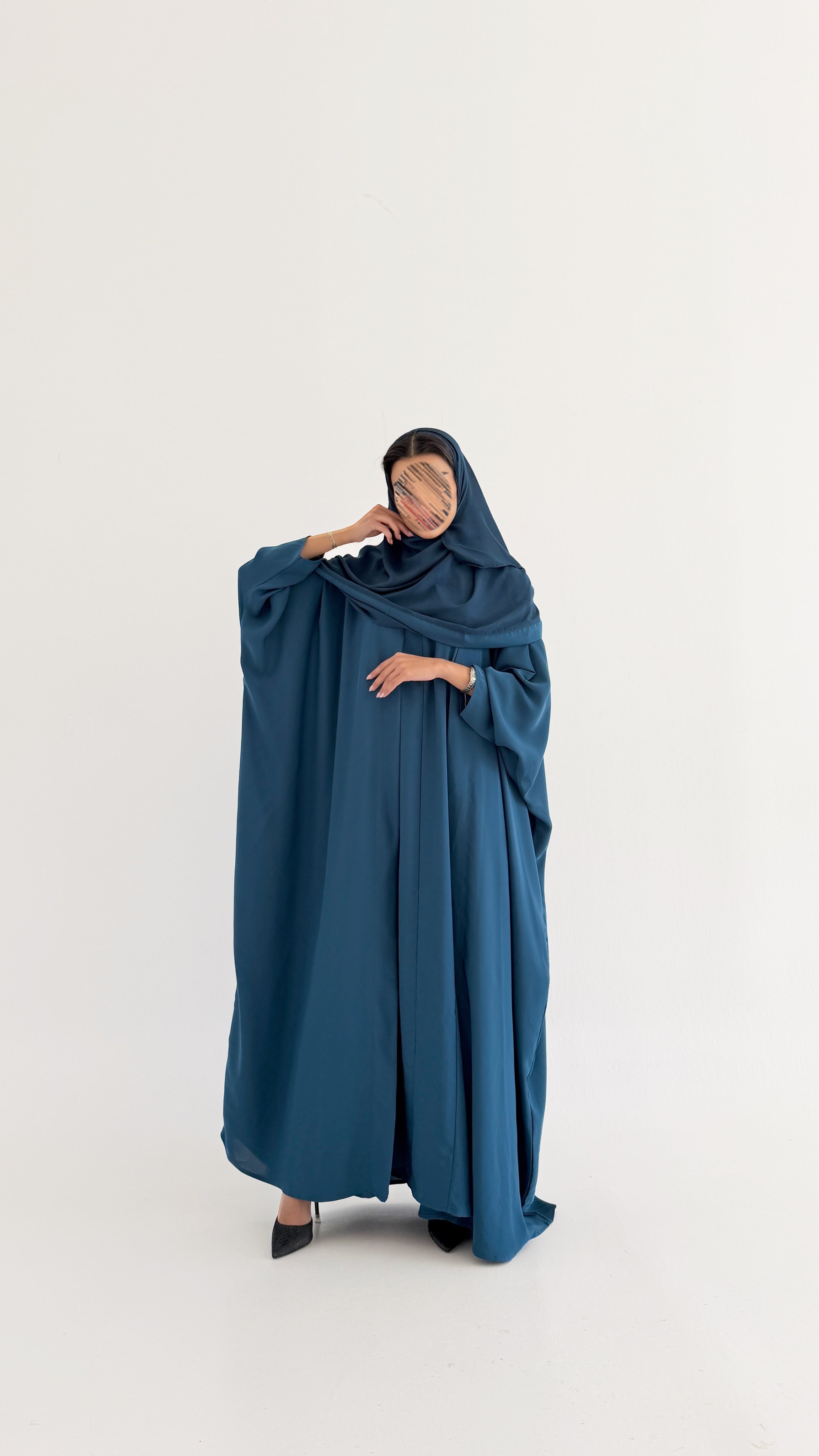 MW2011 - عباية كريب مع فستان كريب - Aya