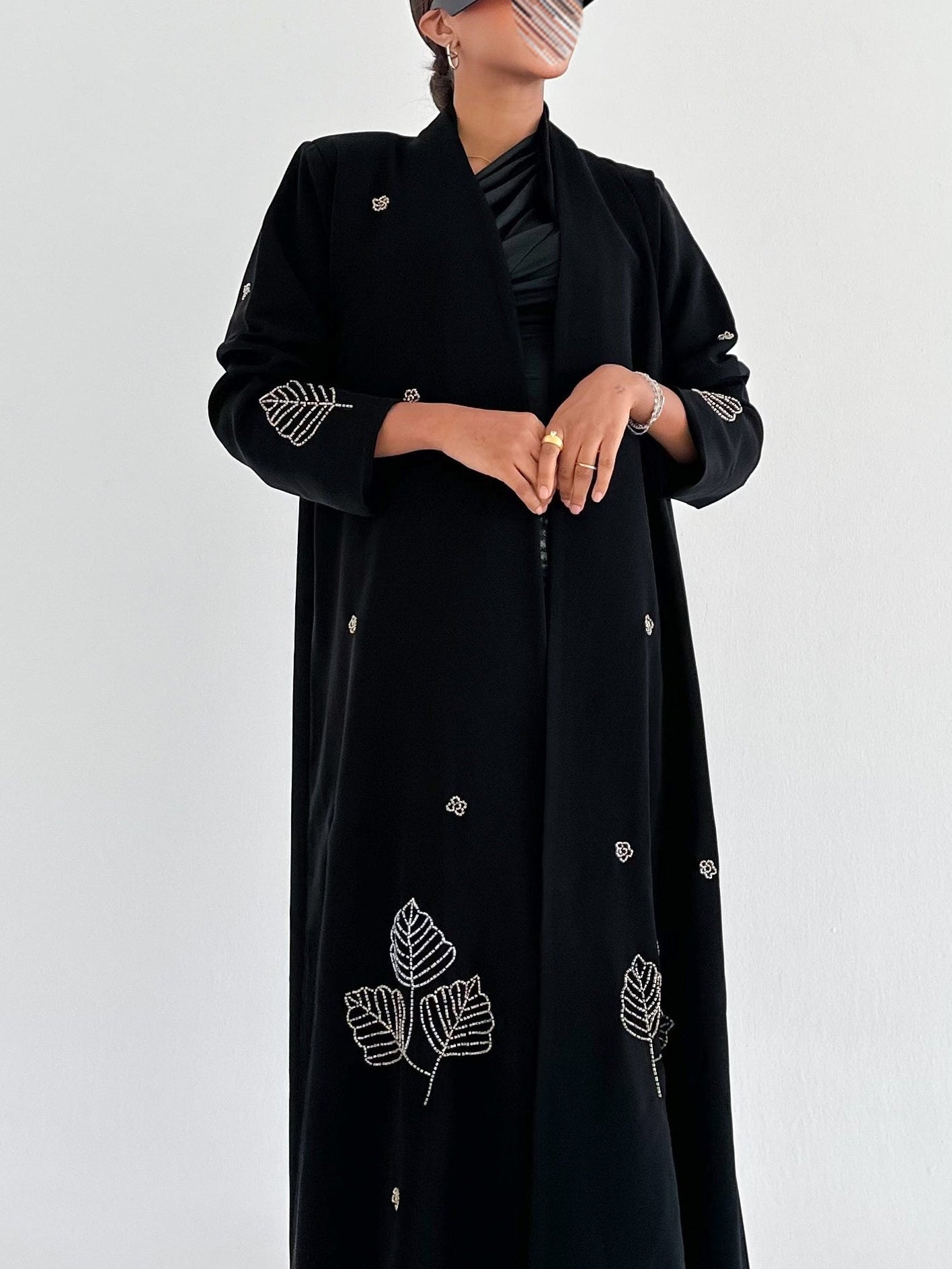 MW1795 - عباية قماش كوبرا شغل يدوي - Aya