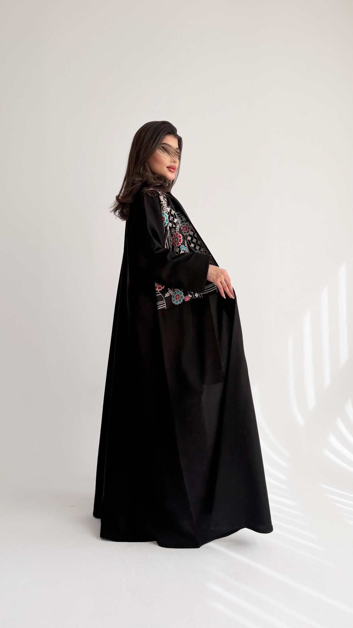 MWT1033 - عبايه مع تدخيله لنن تطريز بالامام - Aya