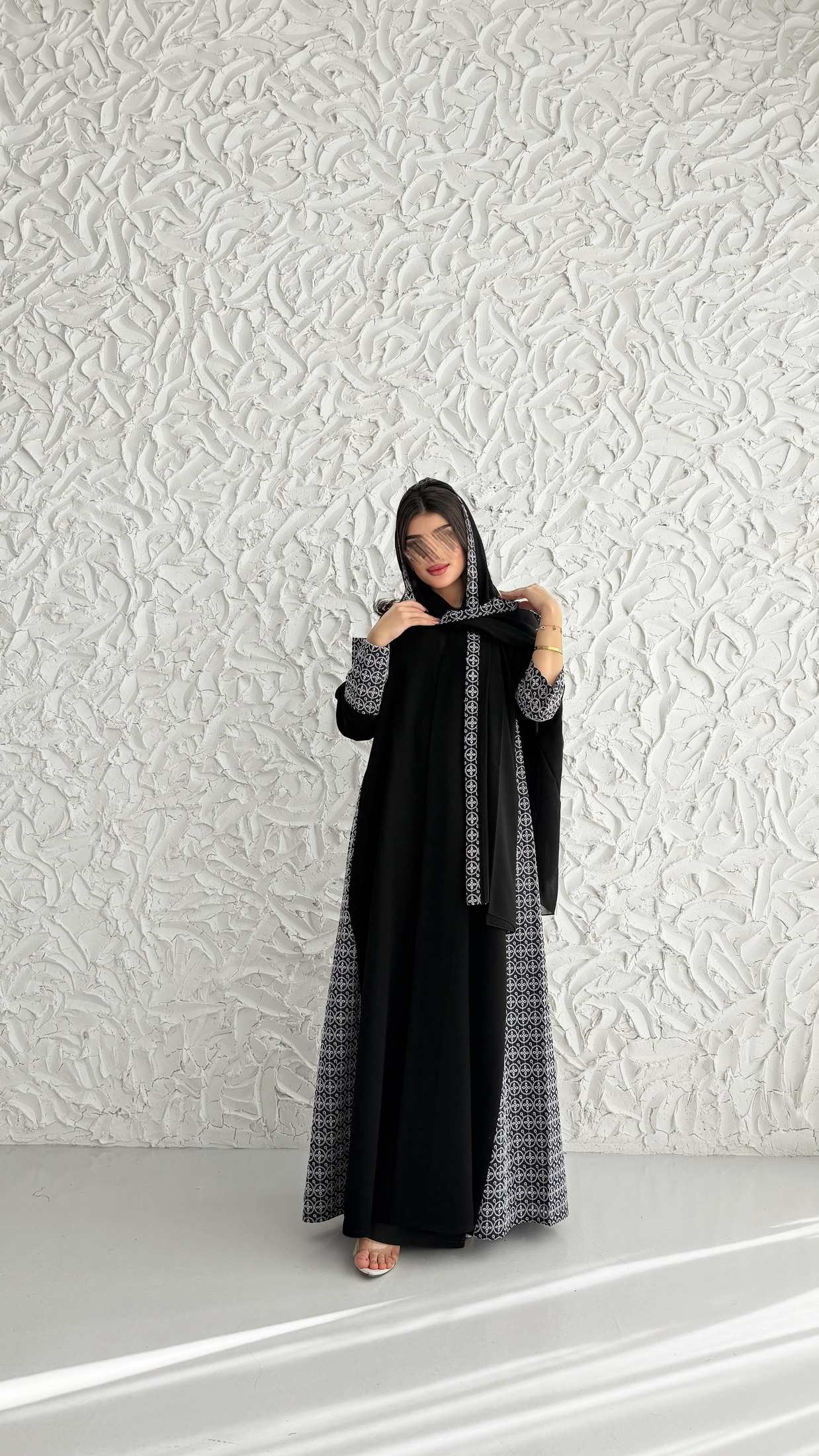 MWT5023 - قماش كريب اسود مع قماش ركامه ابيض واسود قصة كلوش - Aya