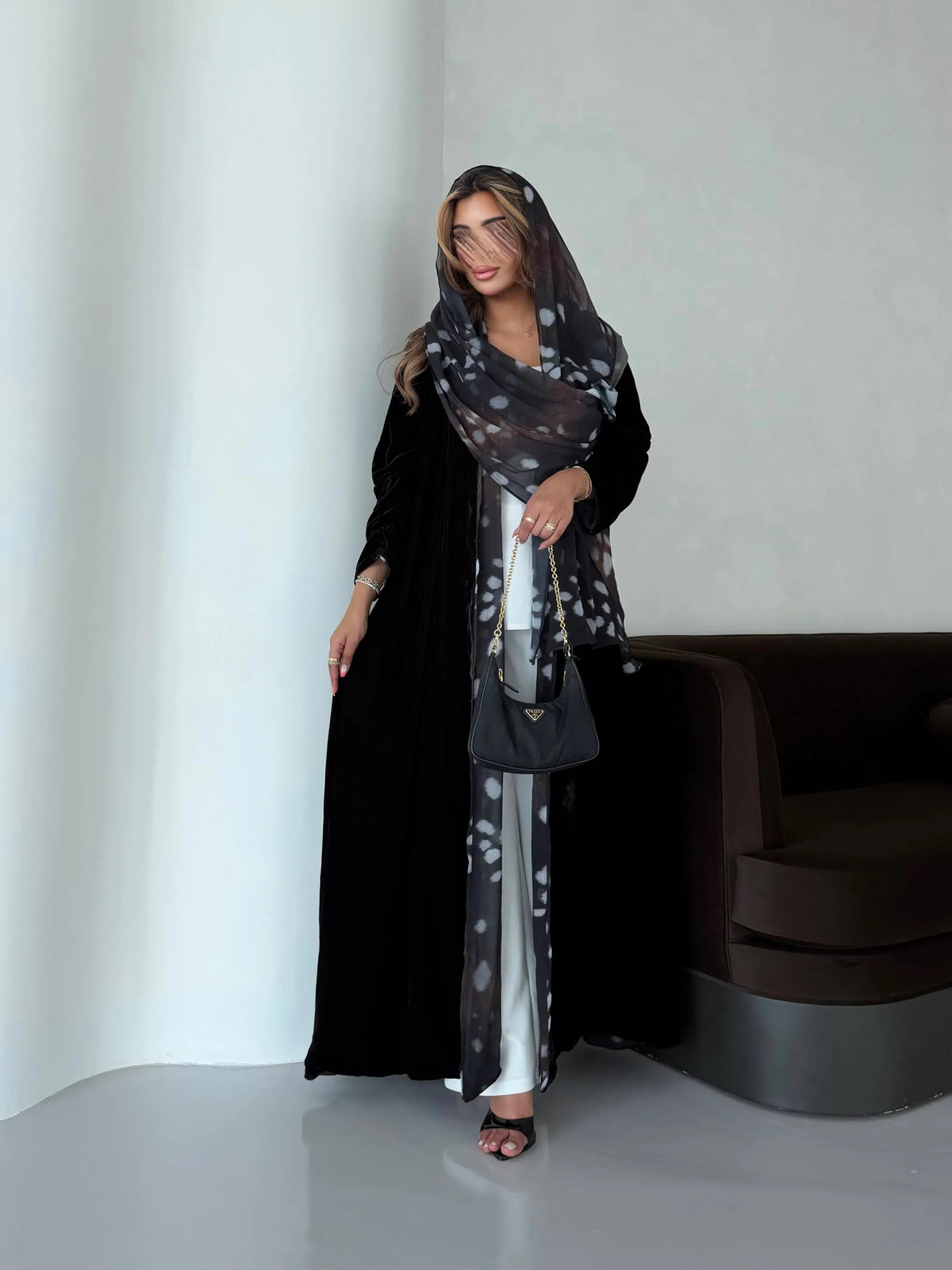 MW518  - عباية طبعة غزال مخمل دبل فيس - Aya