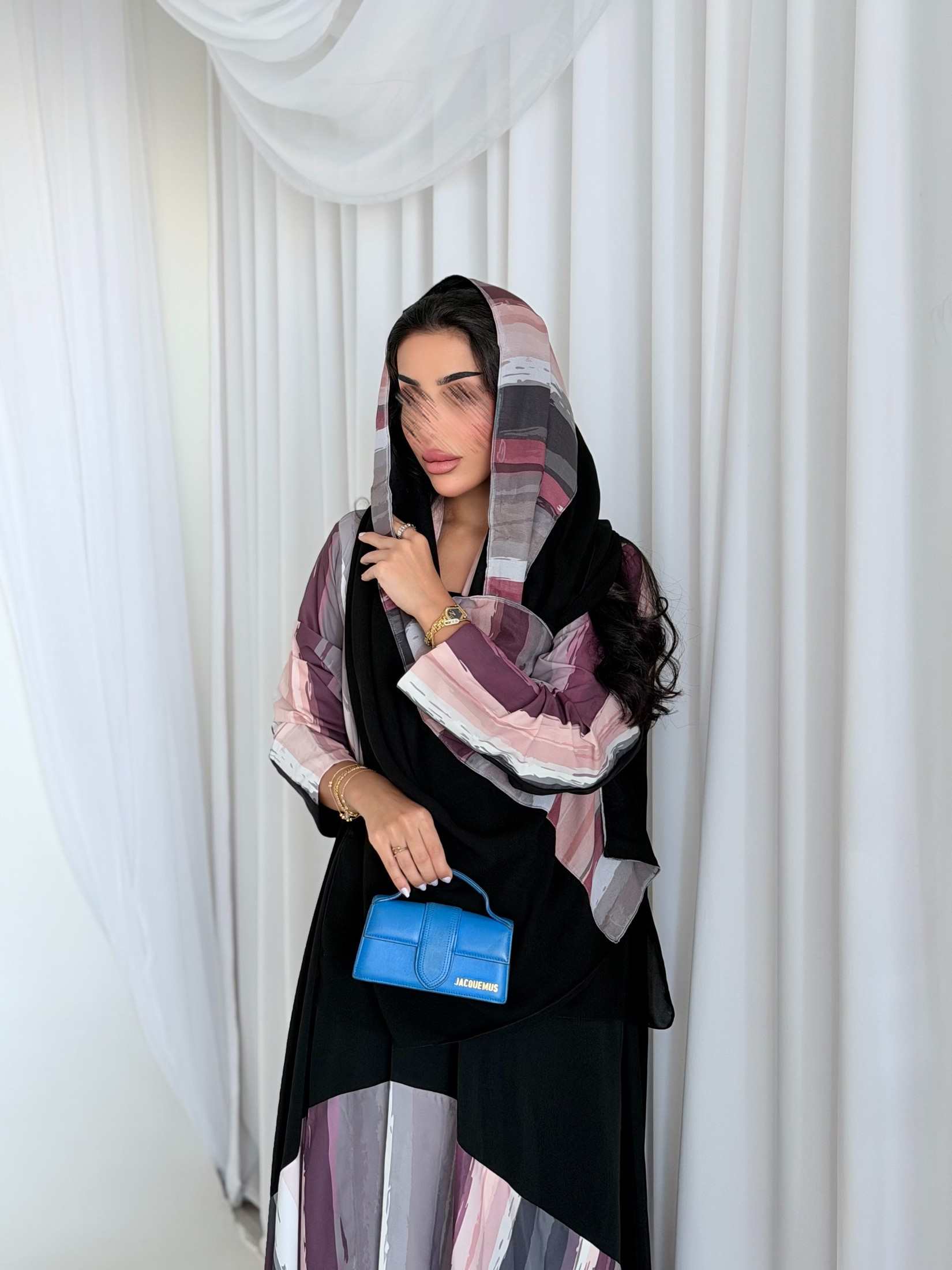 MWT5221 - عبايه يوميه اسود مع تدخيلات طباعه - Aya