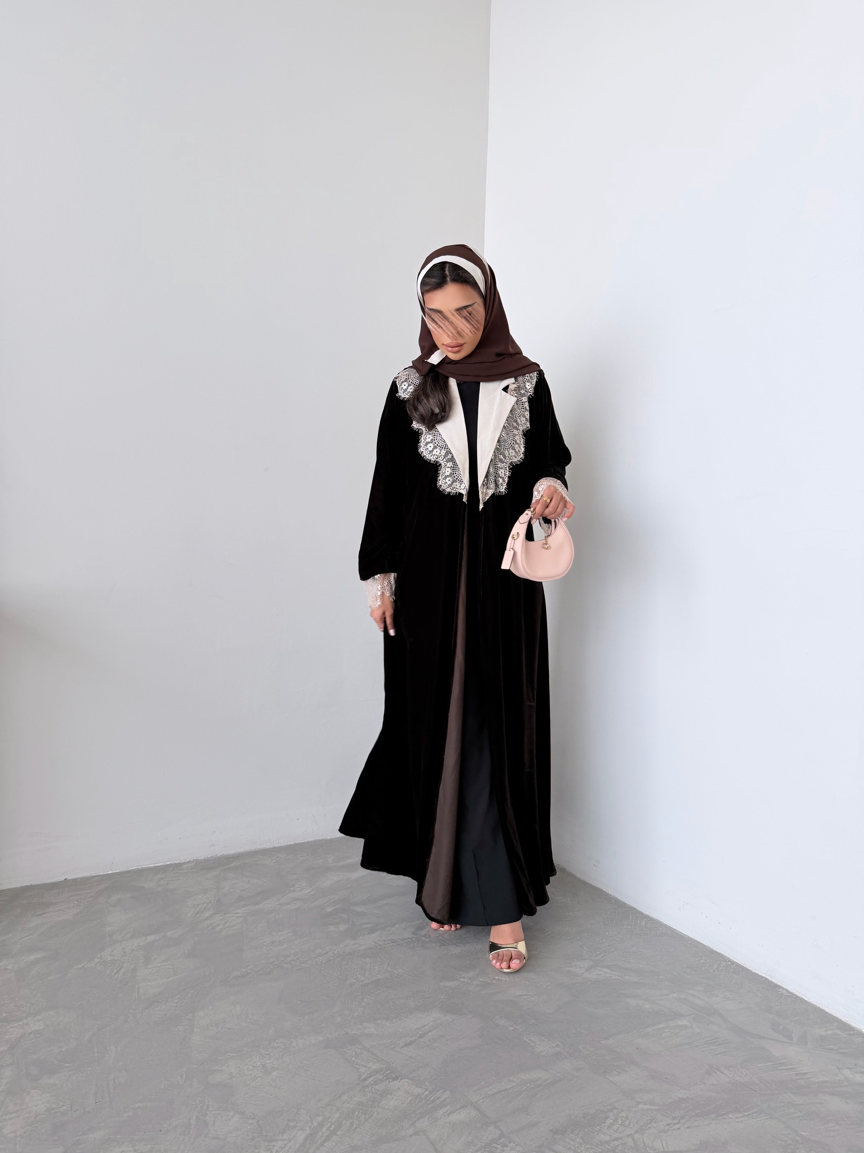 MW645 - Light Crepe Standing with Jacquard Half-Cloche