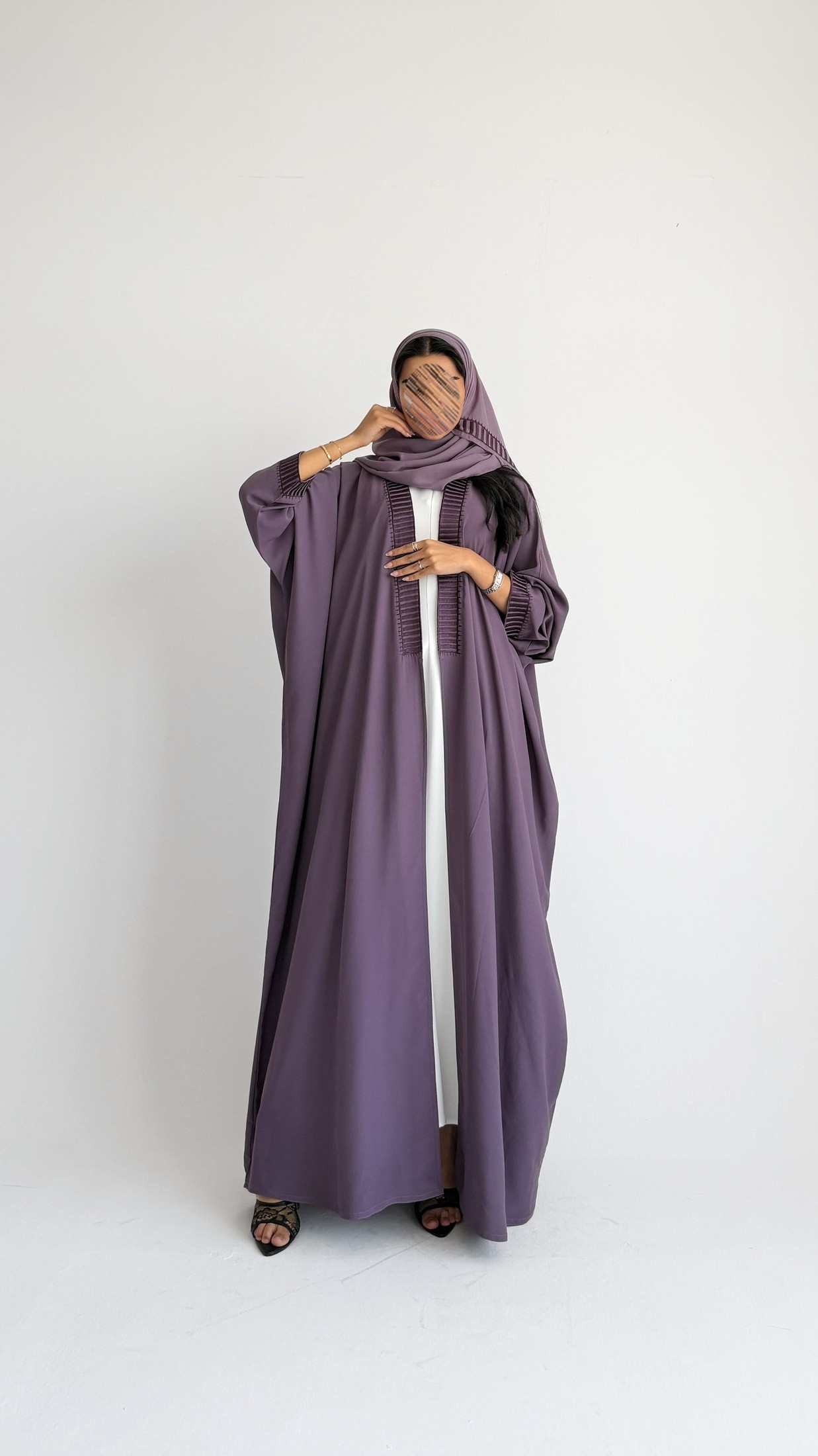 MWT1217 -  عباية بتطريز بالامام - Aya