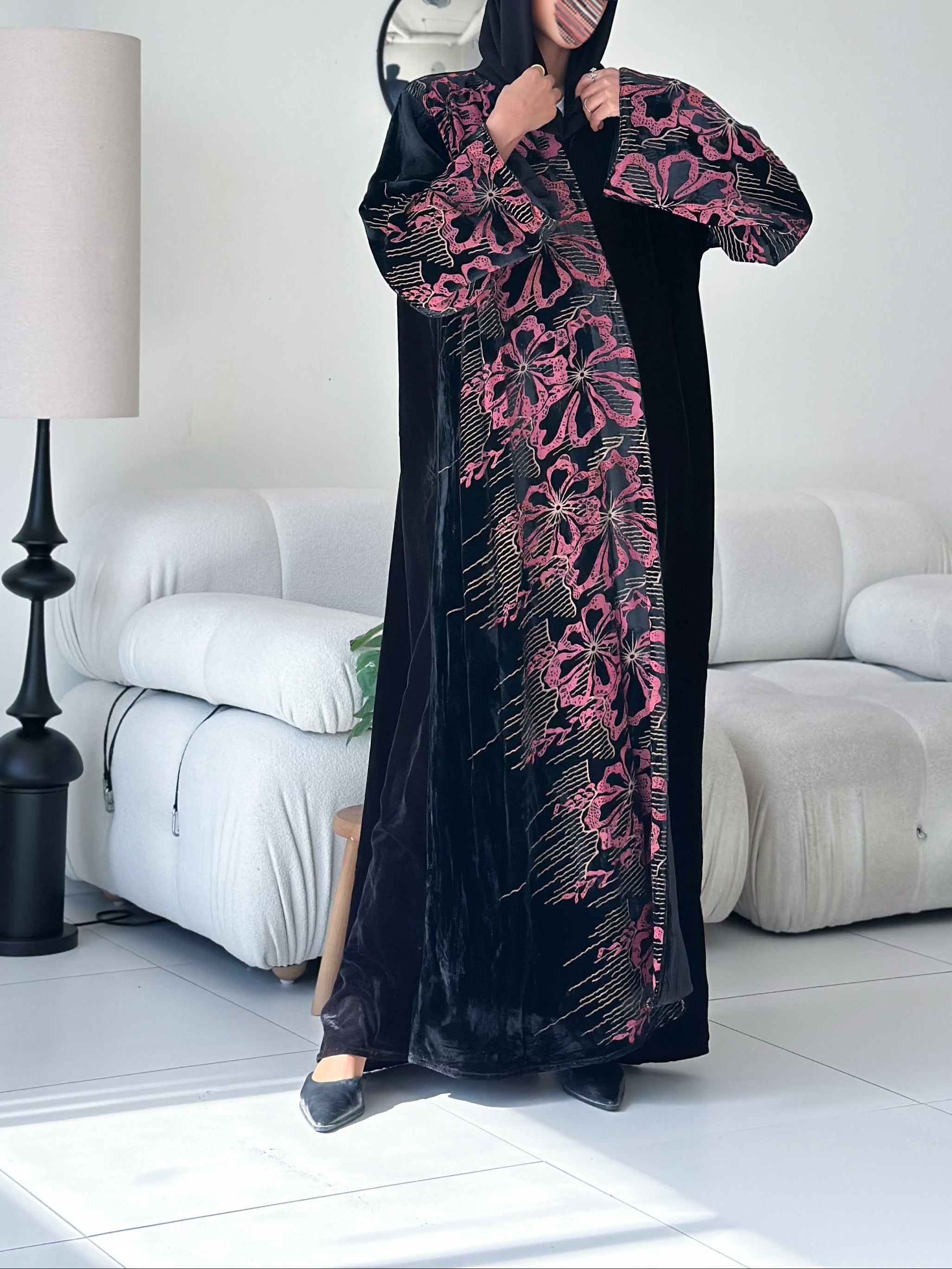 MWT554 - عباية مخمل مع شيفون طباعة - Aya