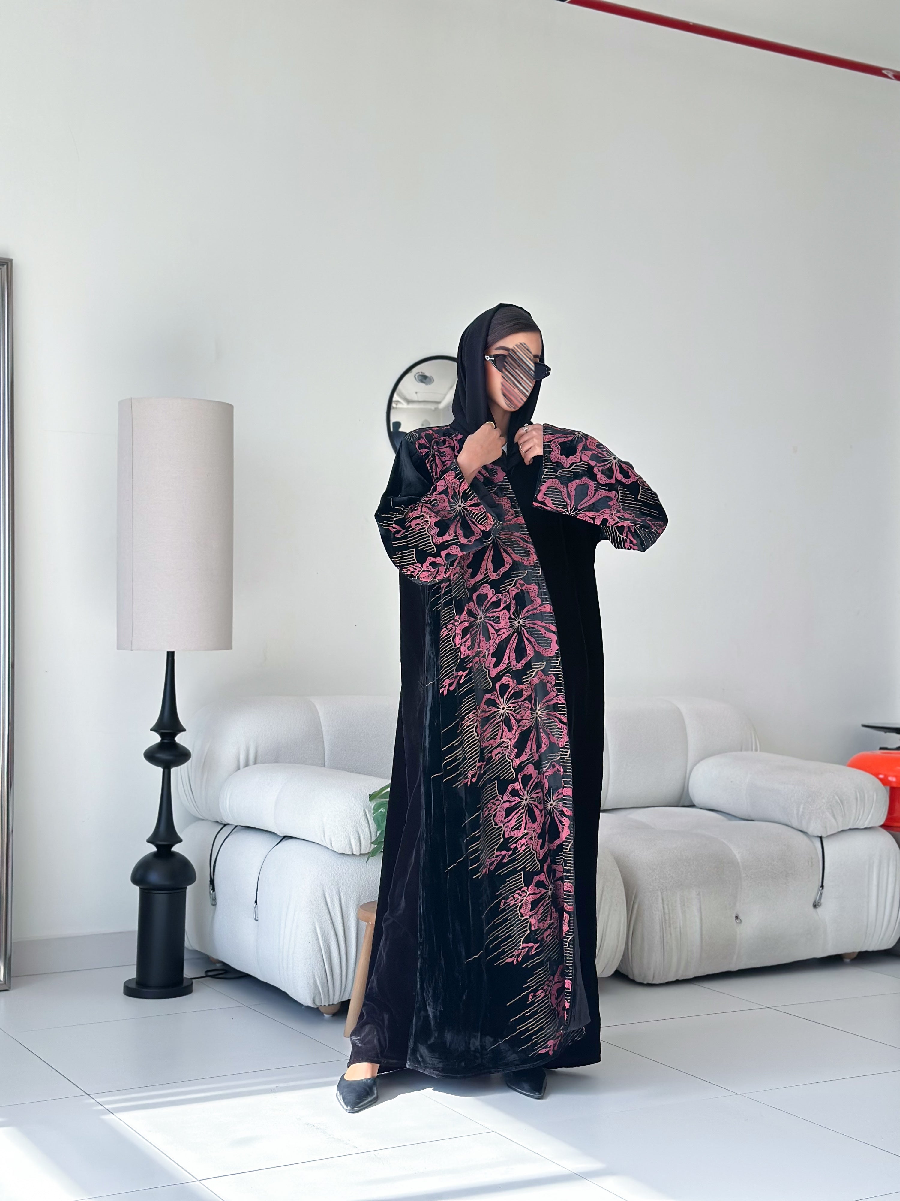 MWT554 - عباية مخمل مع شيفون طباعة - Aya