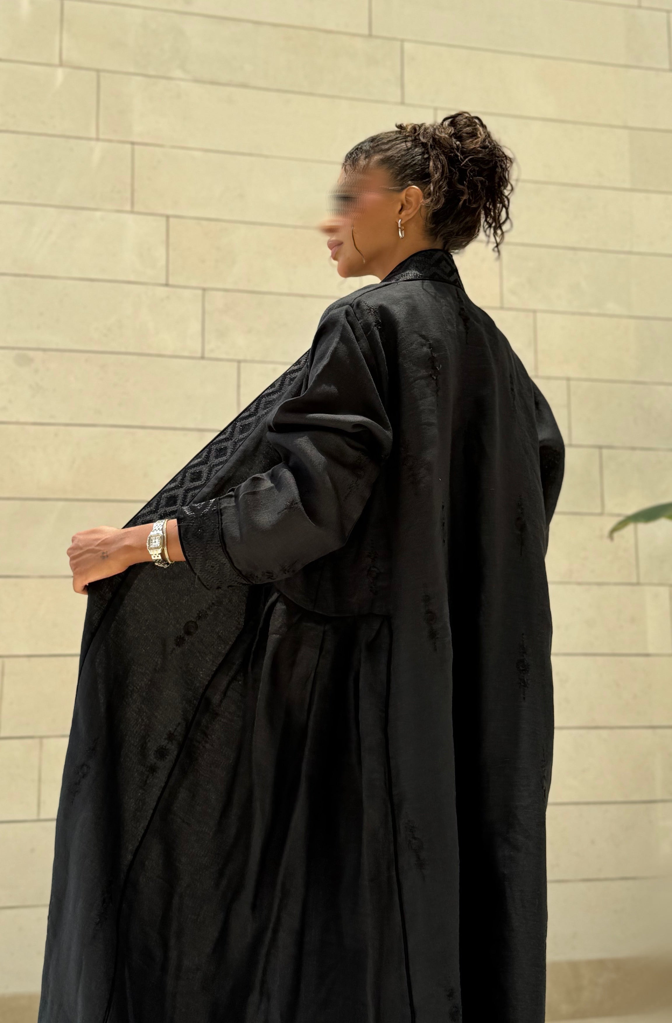 MW645 - Light Crepe Standing with Jacquard Half-Cloche