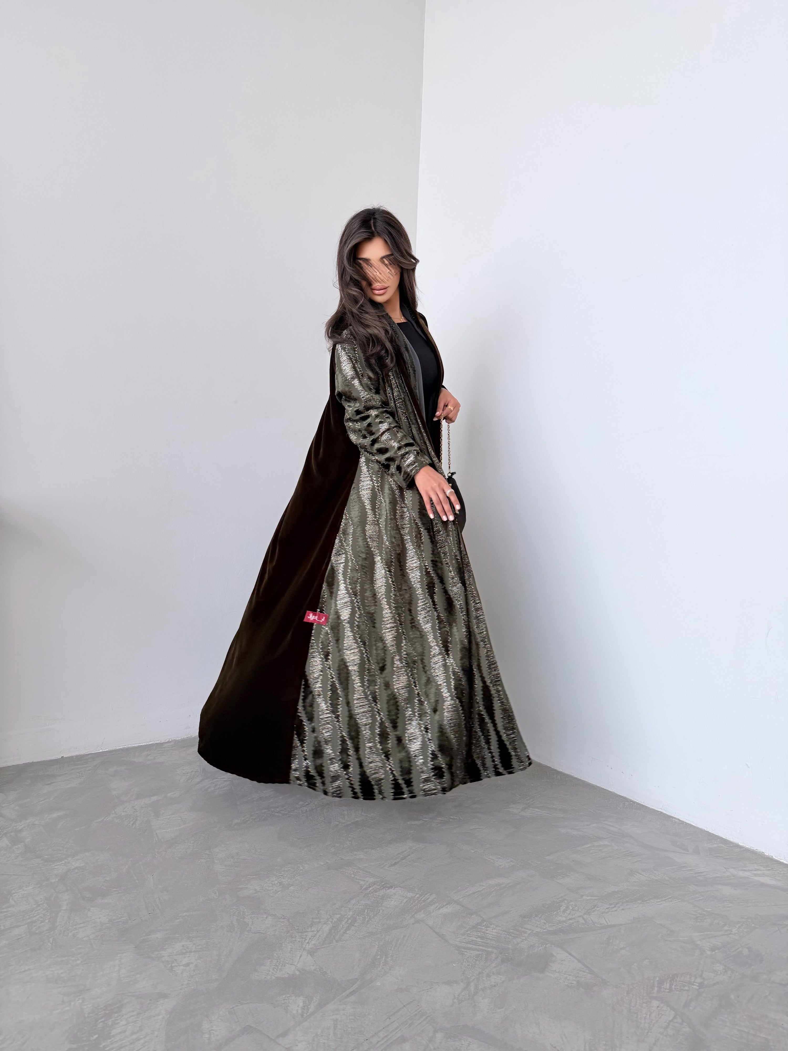 MW645 - Light Crepe Standing with Jacquard Half-Cloche