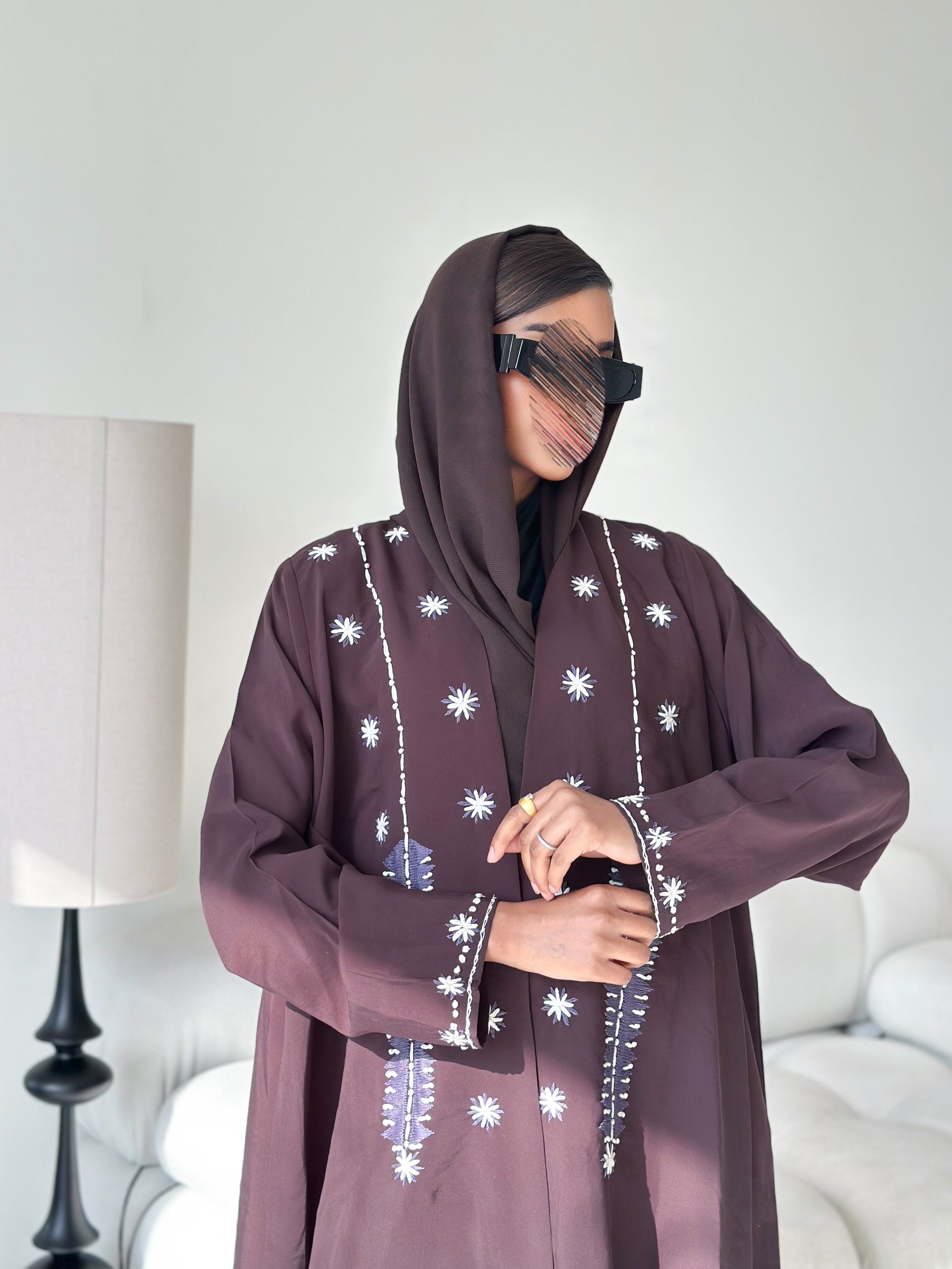 MW645 - Light Crepe Standing with Jacquard Half-Cloche