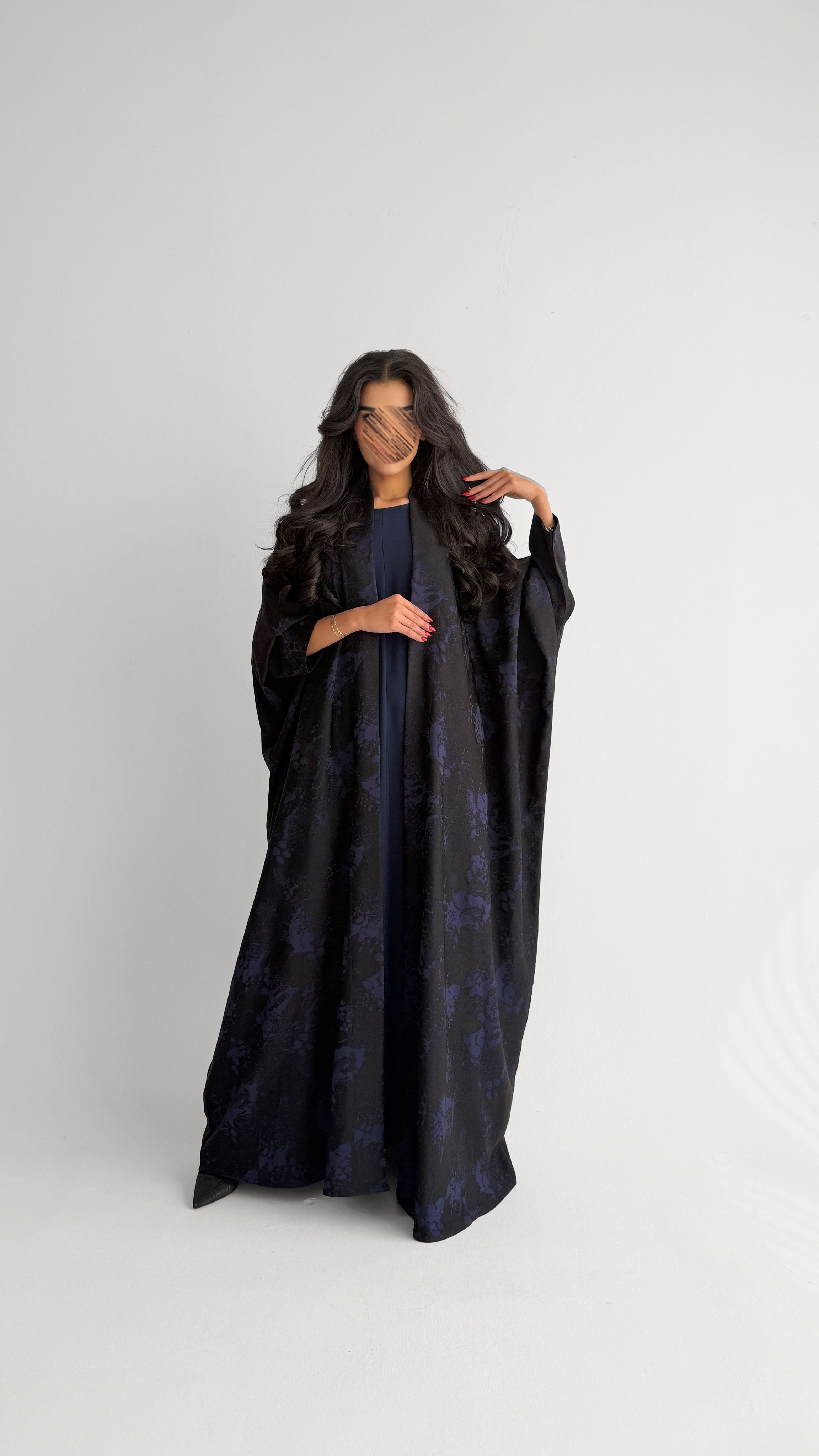 MW2079 -    عباية جاكار قصه بشت مع اضافة فستان داخلي كريب حرير - Aya