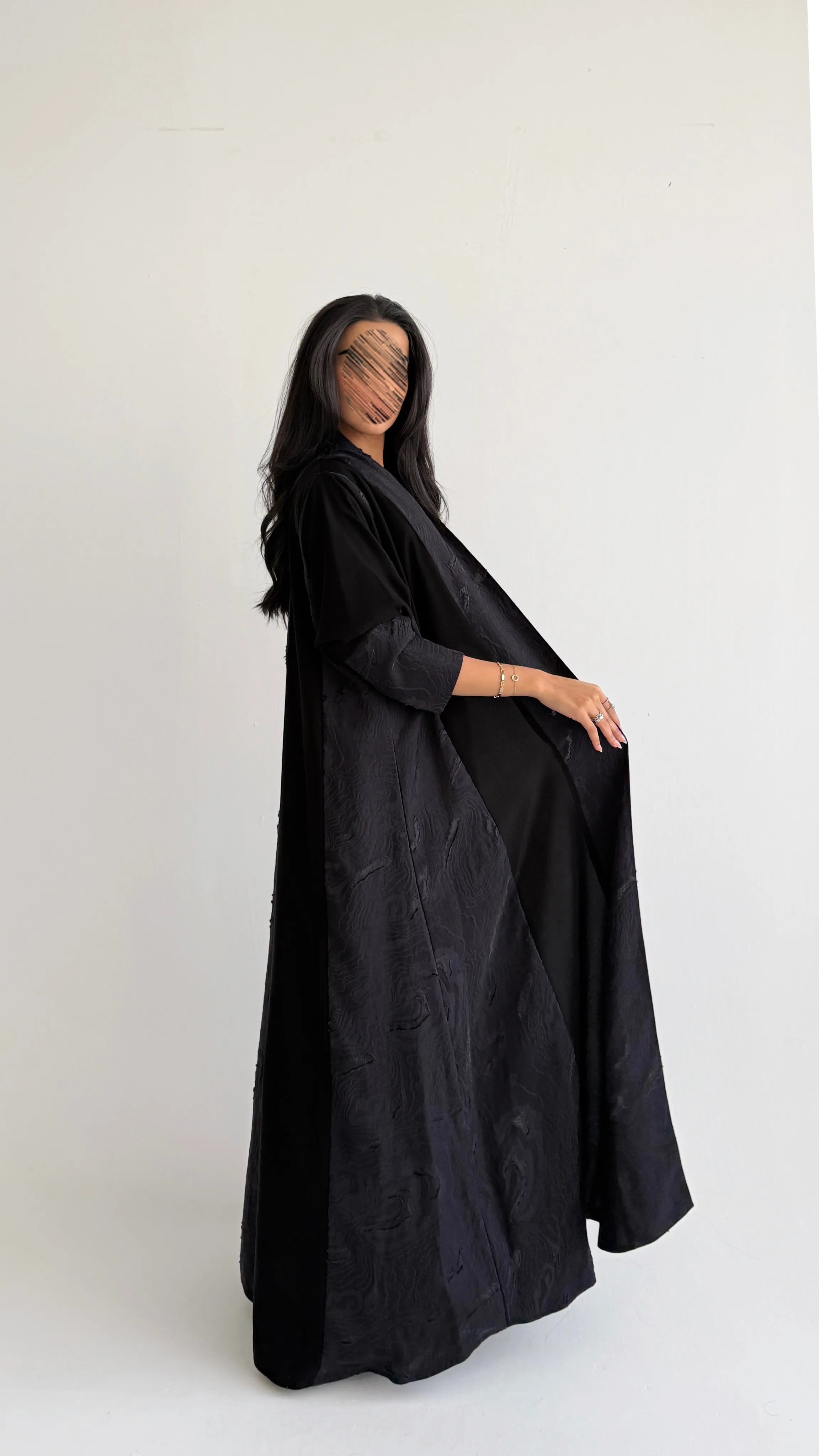 MWT1263 - عباية سوادء بتدخيله جاكار - Aya