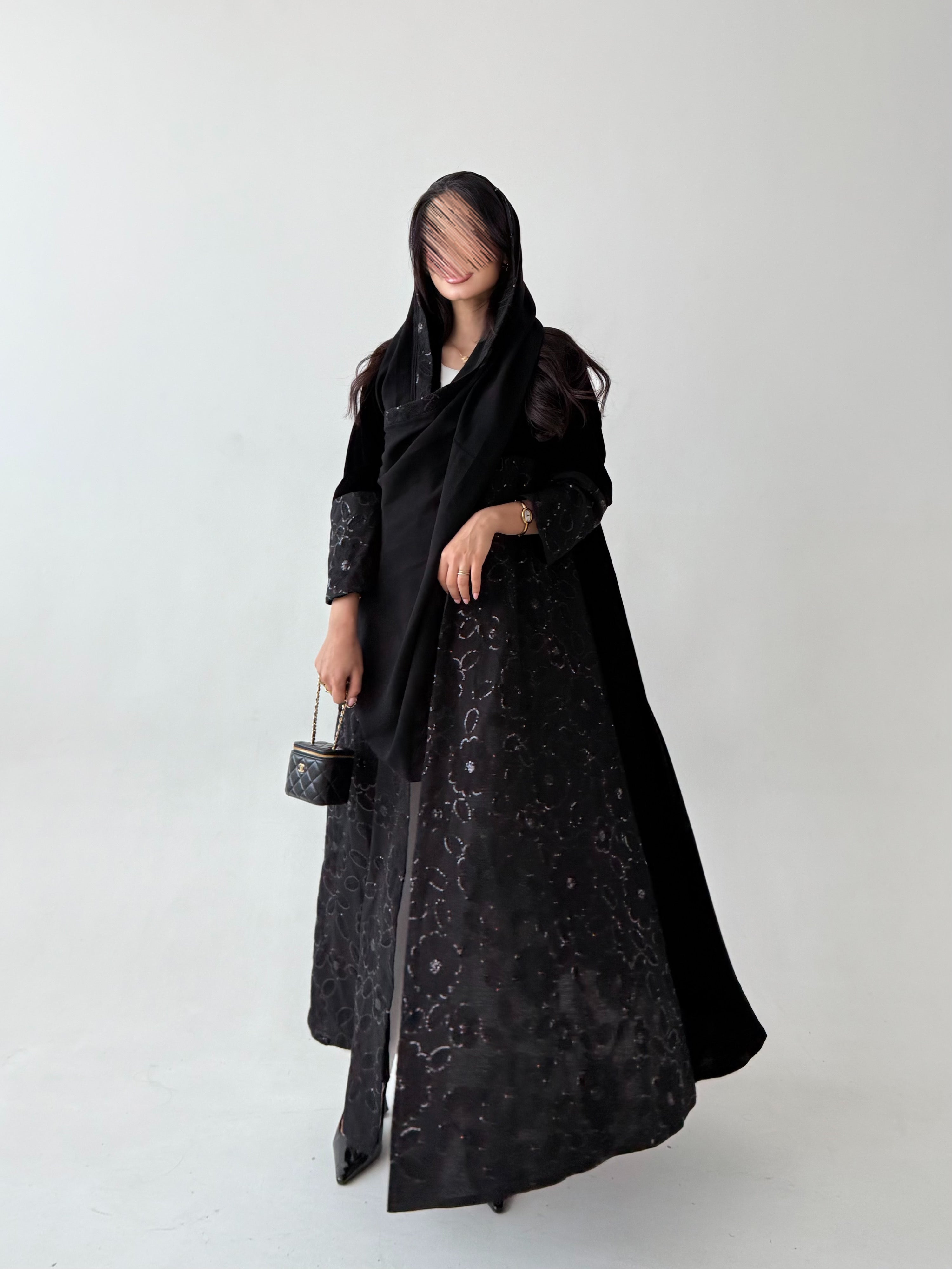 MW645 - Light Crepe Standing with Jacquard Half-Cloche